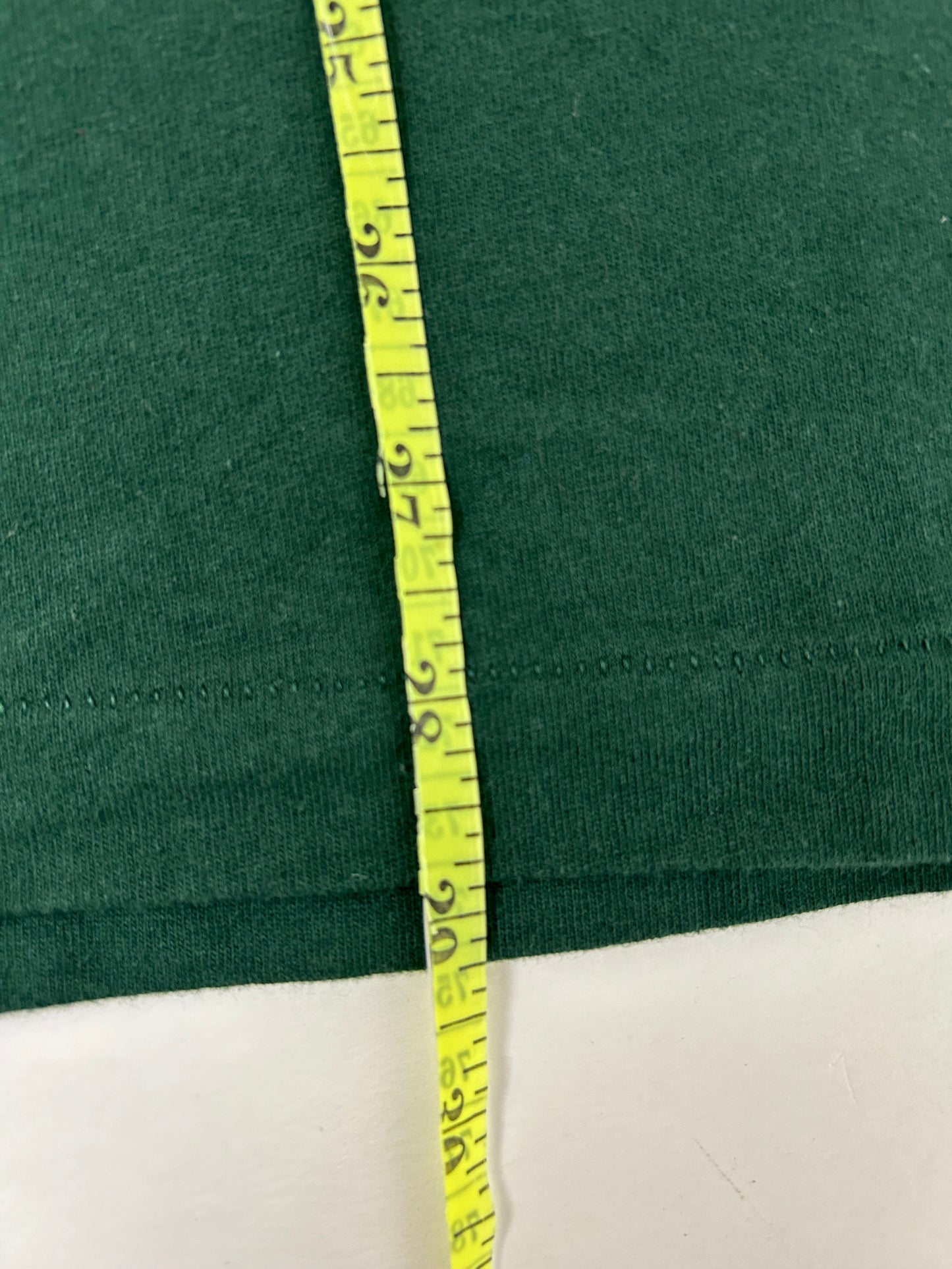 Edgewood NJ first edition “Deeper Than The Roots.” Tee Medium 19.25x28.75 Inches
 90s FOTL 100% Cotton USA Forest Green.

Size: