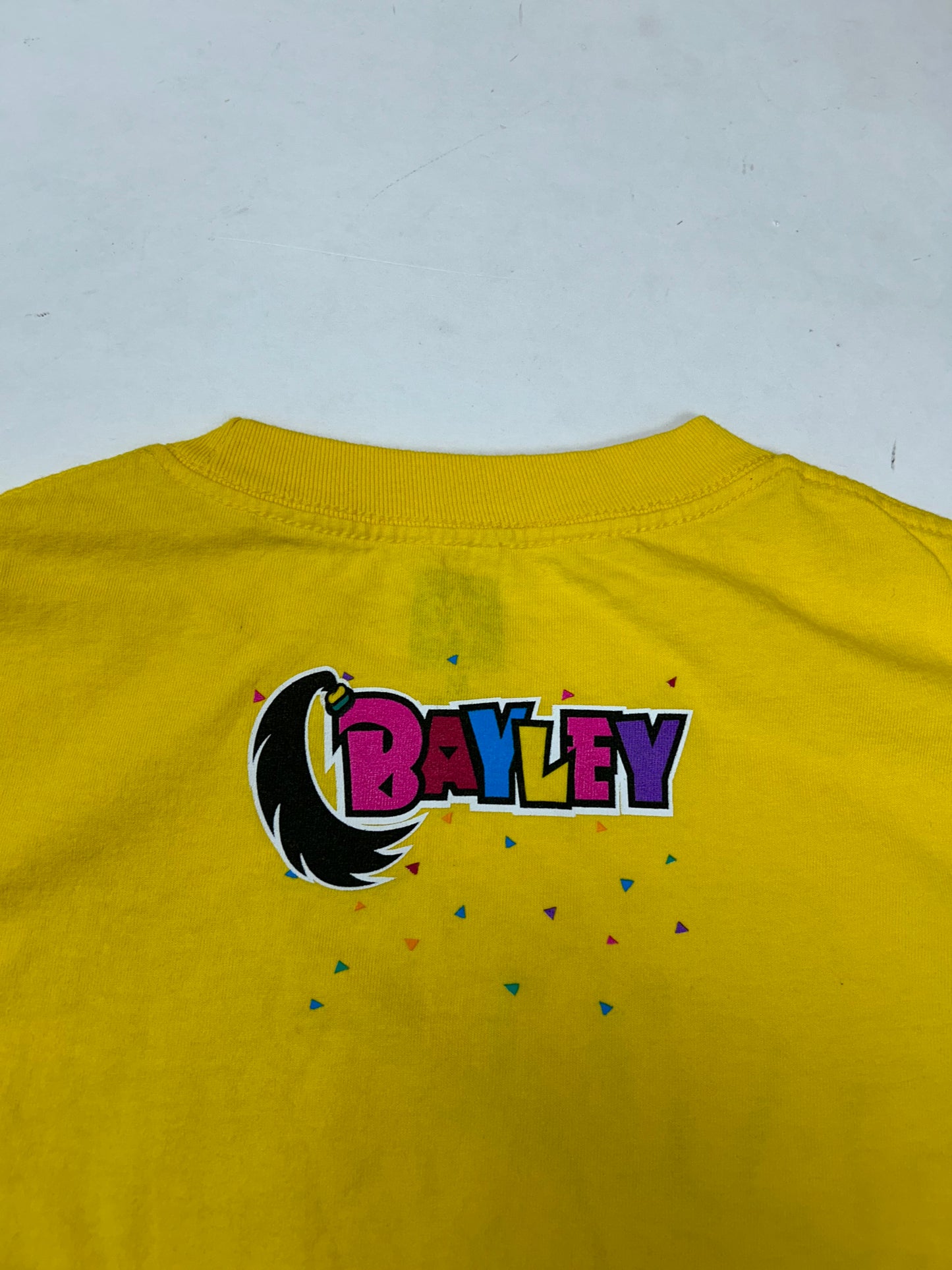 2017 WWE Bayley's Gonna Hug You NXT Boss Hug AEW Wrestling Tee Medium 19.75x27.5 Inches Yellow