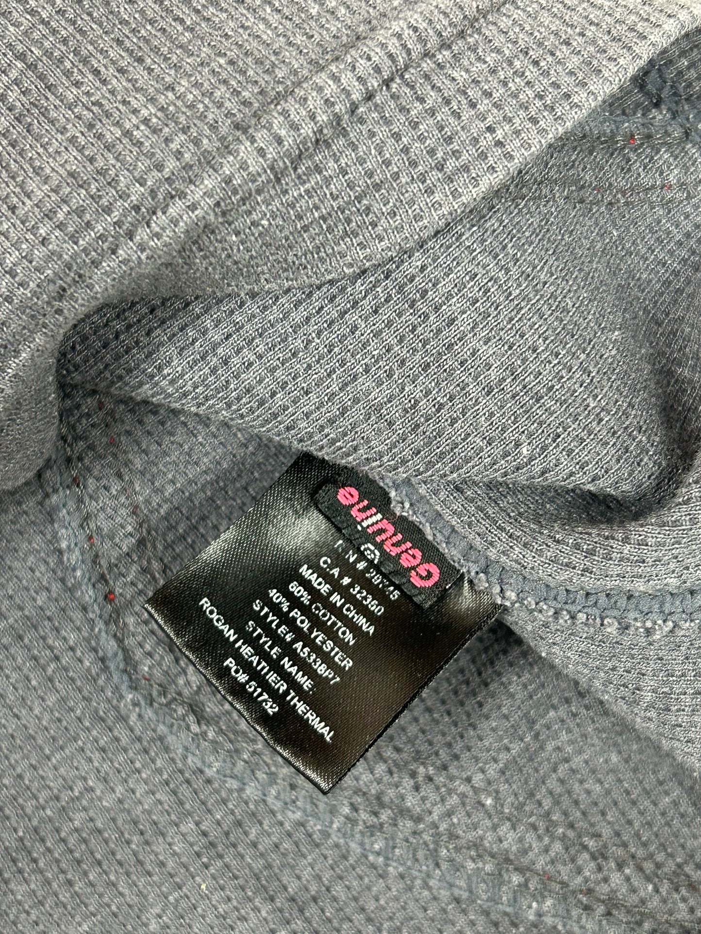 Vintage 00s Volcom Stone Thermal Long Sleeve Chest Logo Shirt Medium/Large Fit 21x28.25 Inches Gray