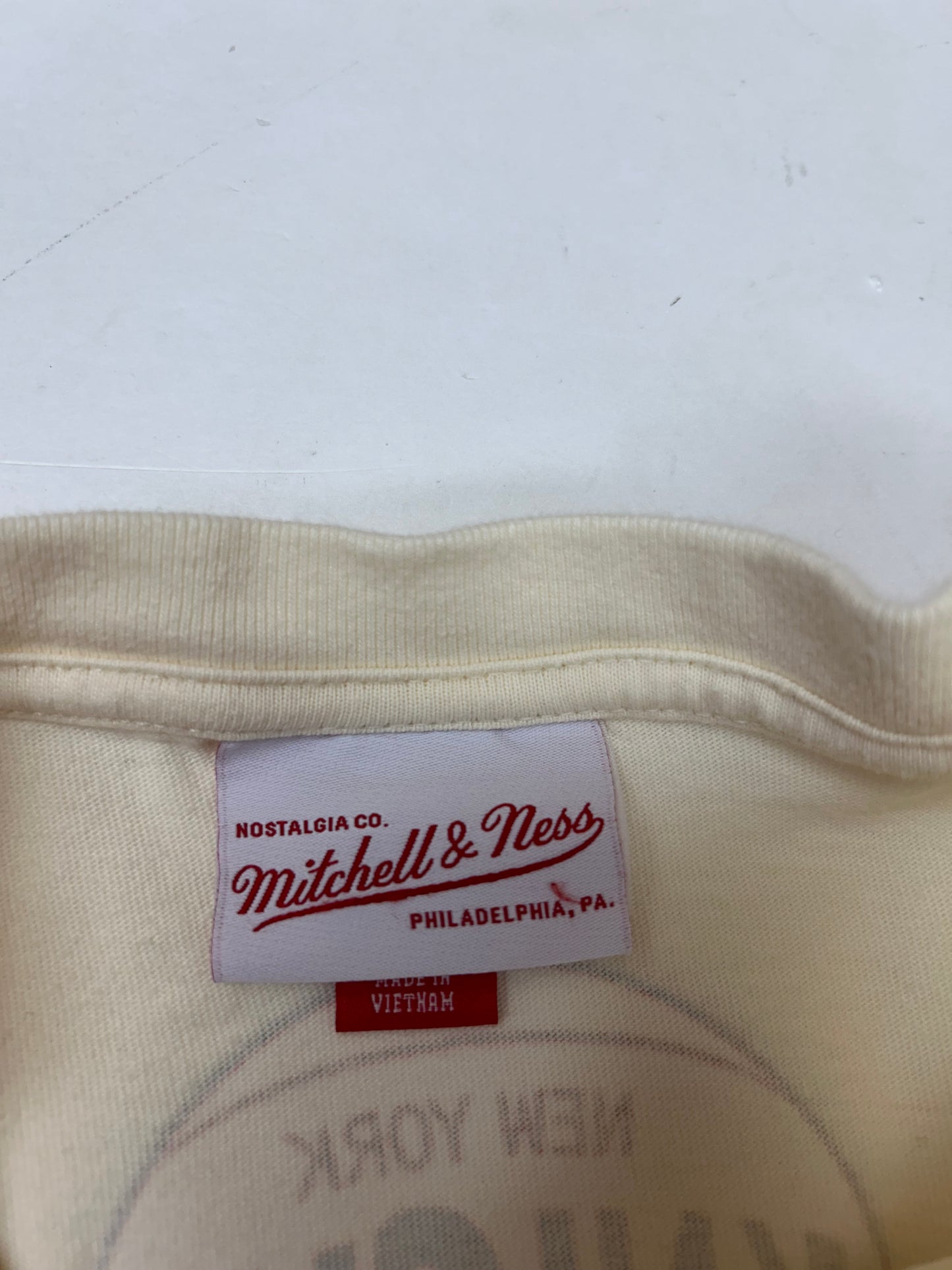 Mitchell & Ness Hardwood Classic Team Issued New York Knicks NBA Tee Medium 21x28.75 Inches