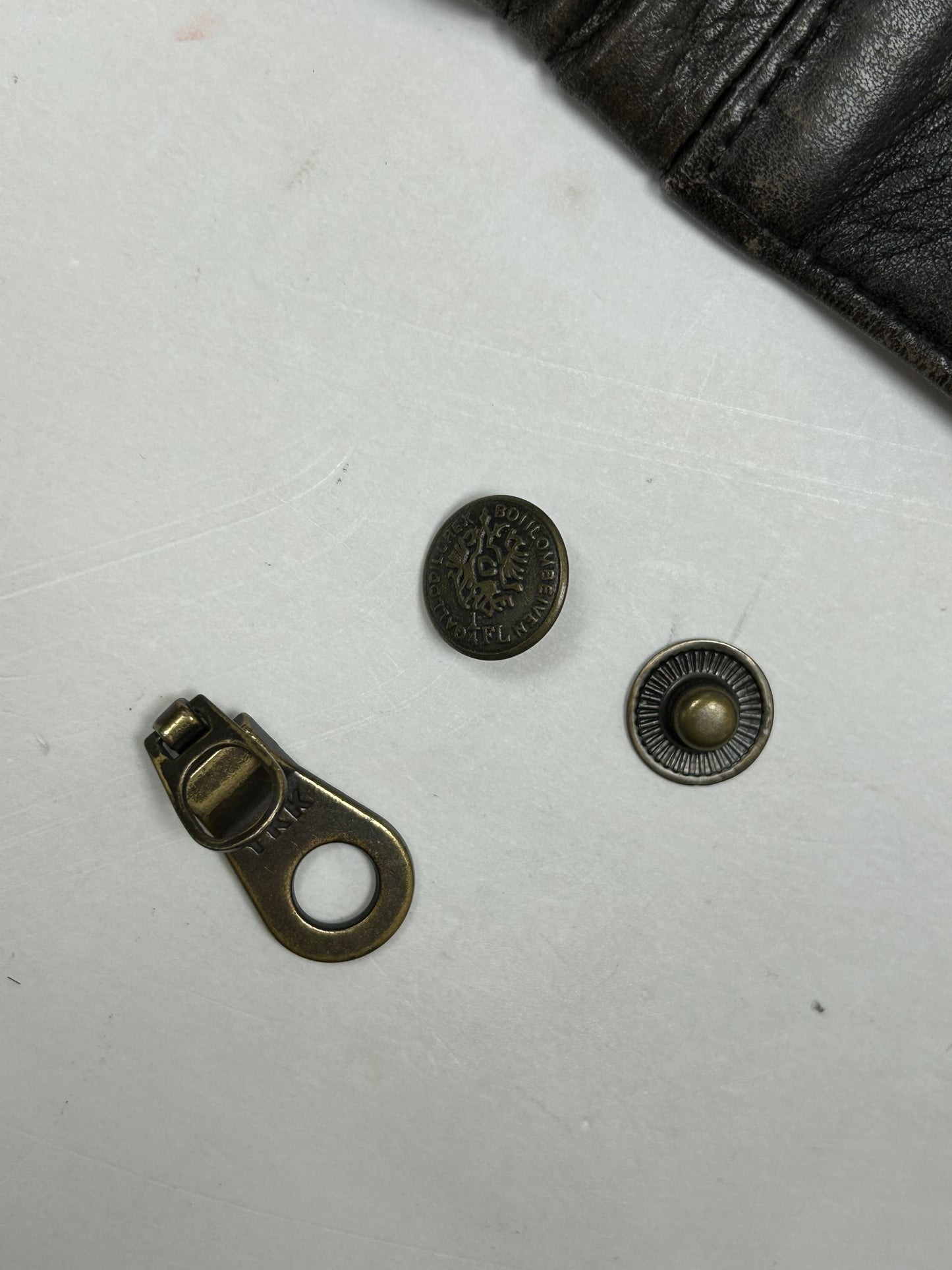 Vintage 90s The Axiom Traditional Leather Pete’s Wicked Ale Leather Jacket Beer Brewery Medium 25x28 Inches