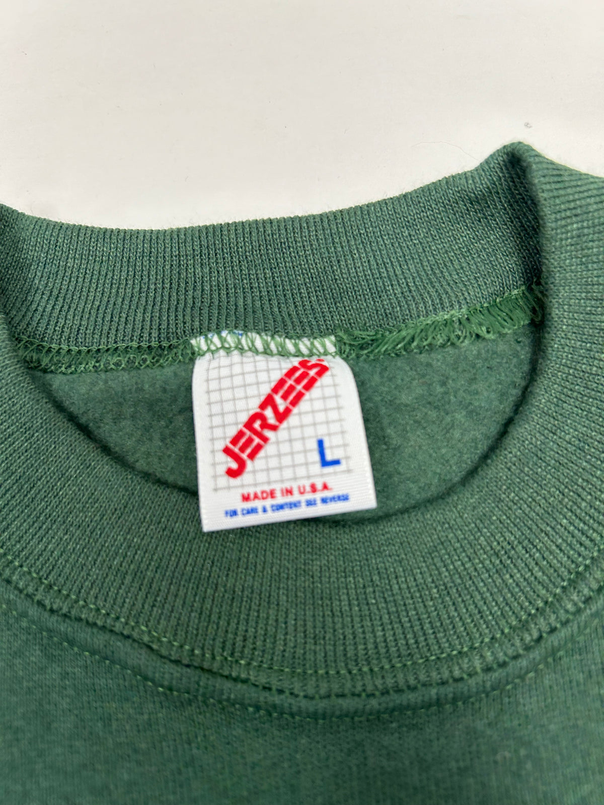 Edgewood NJ first edition “Deeper Than The Roots.” Crewneck Sweatshirt Tagged Large Fits Like Small/Medium 21.5x26.75 Inches Ragland Jerzees Tag BNWT Forest Green