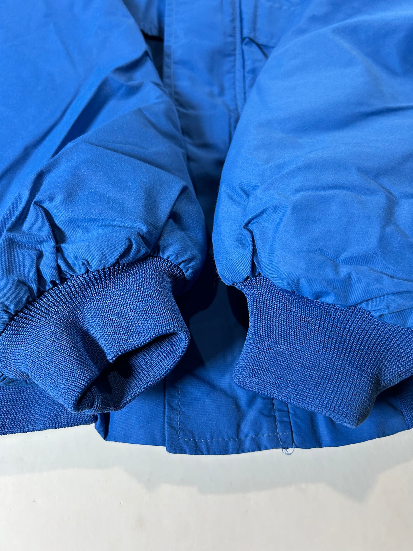 Vintage Chalk-Line New York Giants NFL Chest Logo Zip Puffer Jacket 27.5x27.25 Inches Large Fit