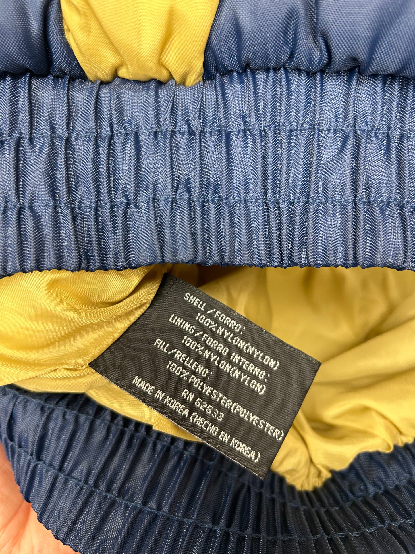 Vintage Notre Dame Fighting Irish Puffer Jacket 1/4 Zip Medium/Large Fit 26.75x29.5 Inches Pro Player 90s