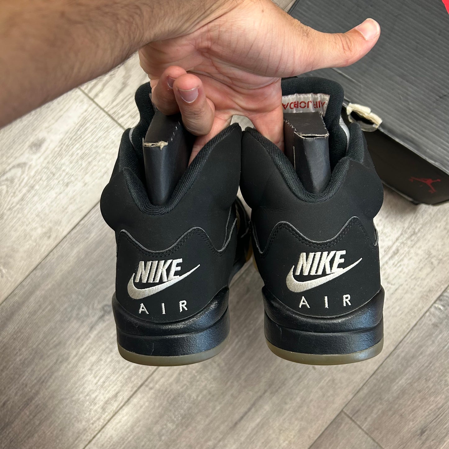 2016 Nike Air Jordan 5 Retro Black Metallic Size 9.5 Used With Box 845035 003