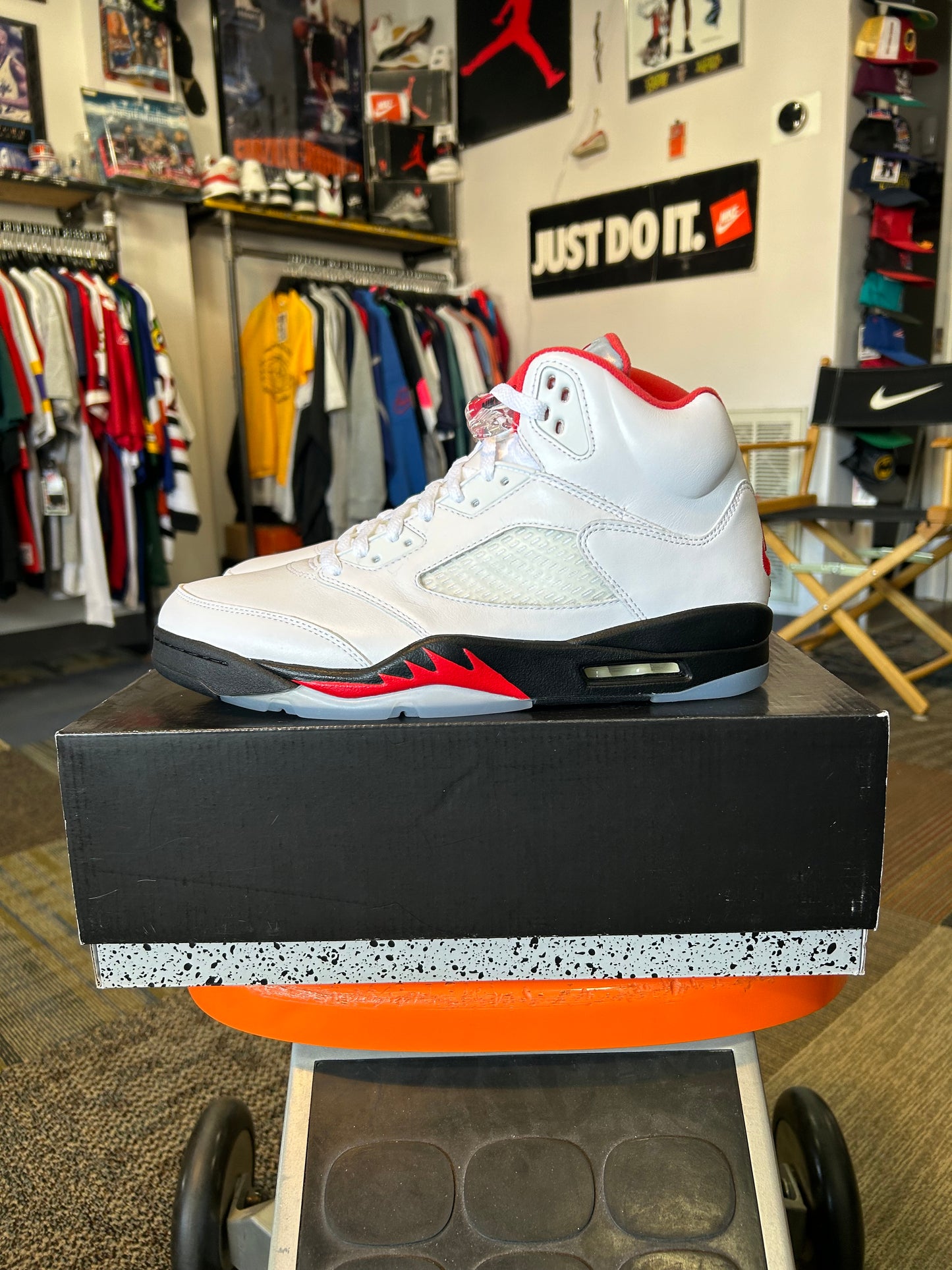 2020 Nike Air Jordan Retro 5 Fire Red Silver Tongue Size 10 DA1911-102 DS Brand New