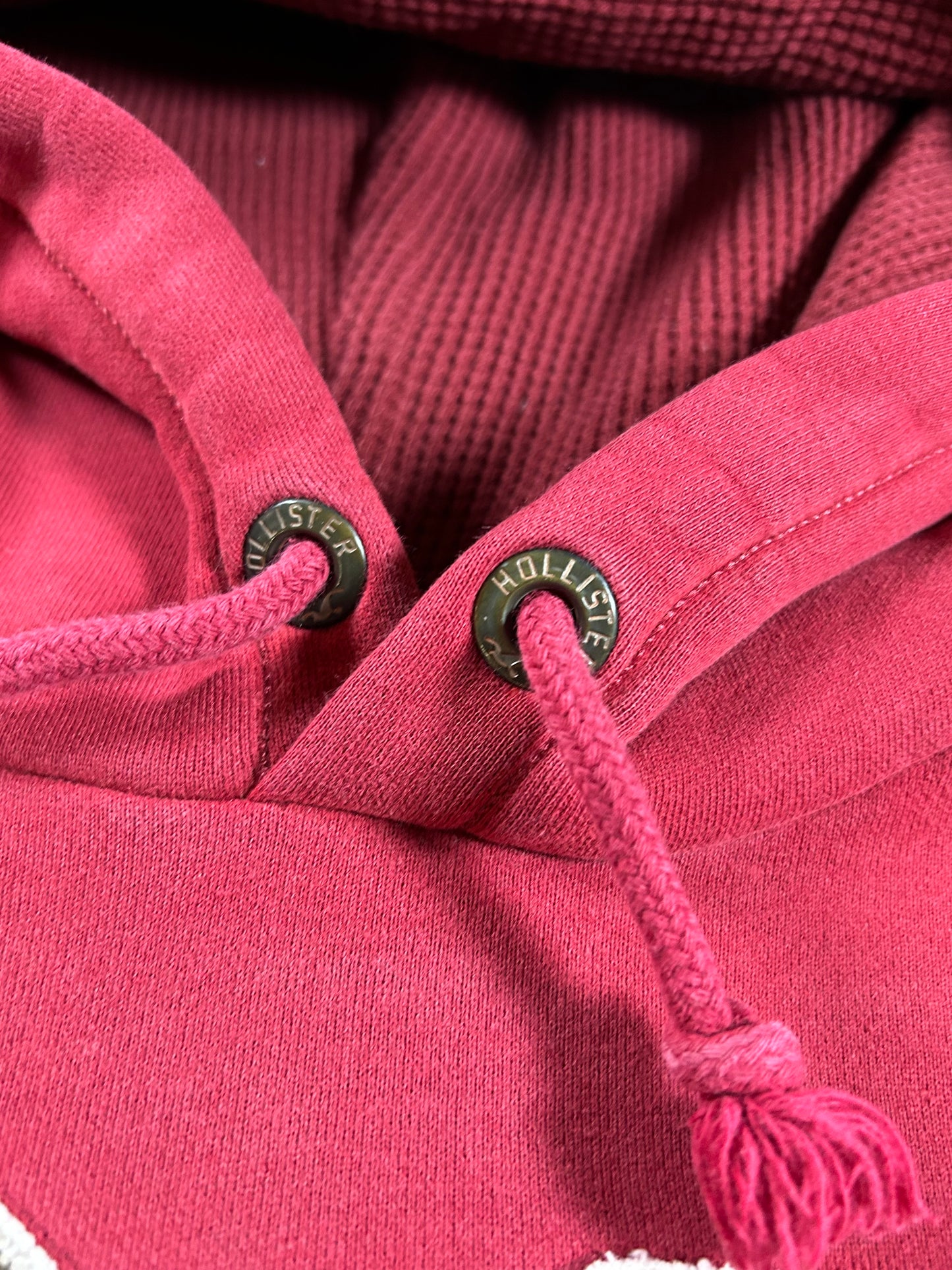 Hollister 22 California Graphic Logo Pullover Hooded Sweatshirt Small 22.25x26.75 Inches Red