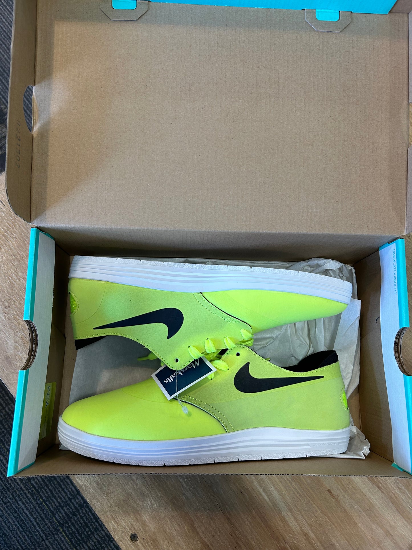 Nike SB Lunar Oneshot Volt/Black 631044-700 Size 8 Brand New With Marks As Is