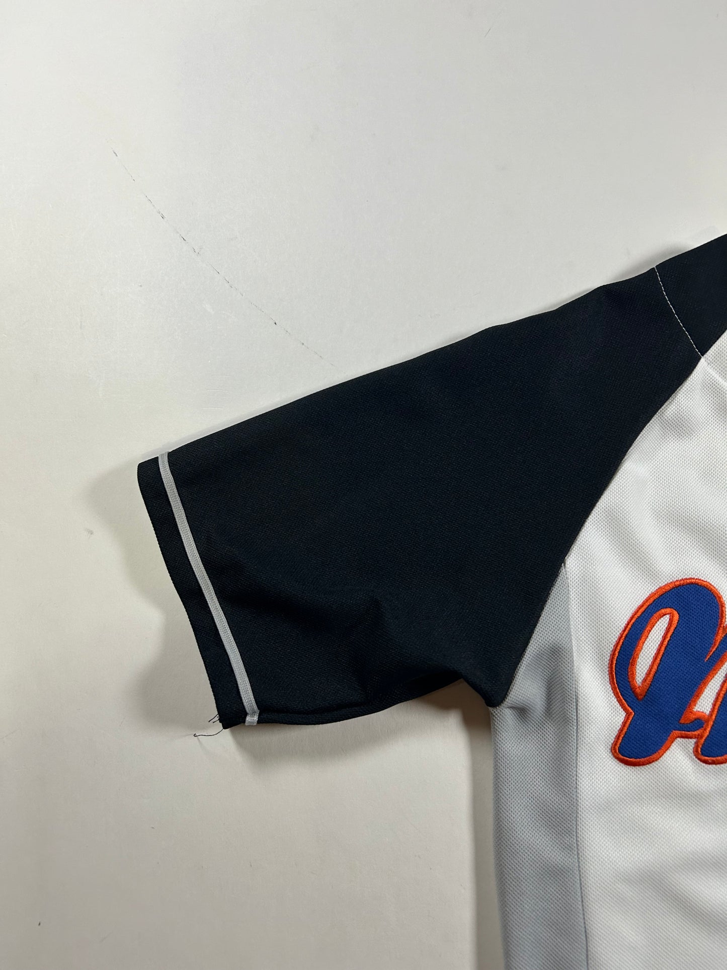 New York Mets Johan Santana Youth Medium 10/12 18.5x25 Inches Jersey Genuine MLB Merchandise