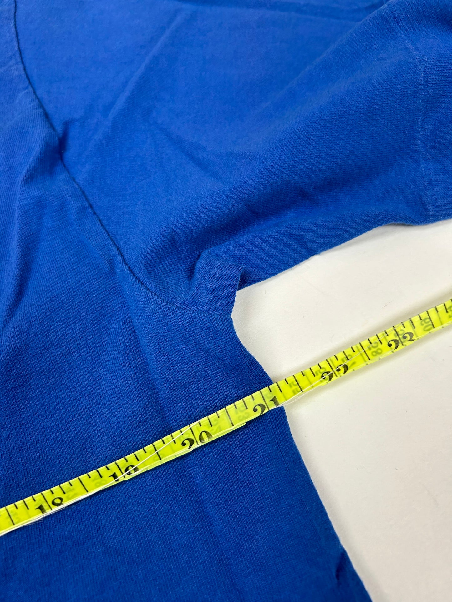 Vintage 1996 Warner Bros. Studio Store Tasmania Devil Taz Graphic Tee Large 21.25x29 Inches Blue