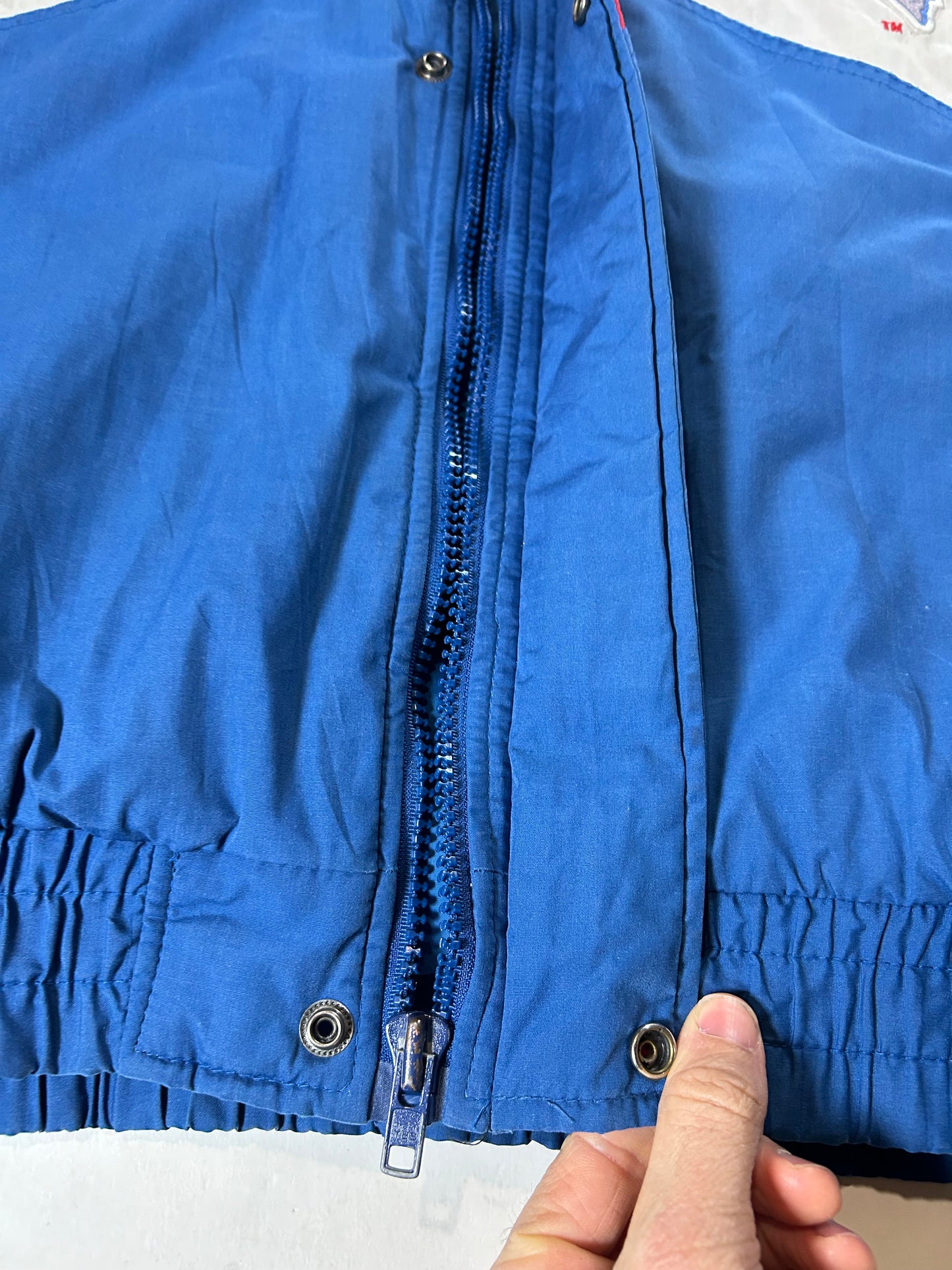 Vintage 90s New England Patriots NFL Graffiti Pro Player Puffer Jacket Tagged Medium Can Fit Large 26.25x27.5 Inches