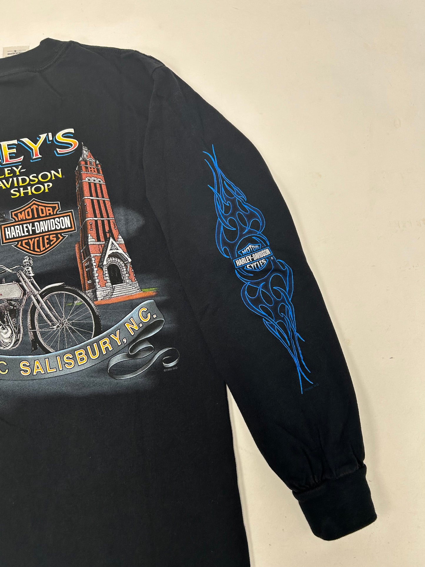 Vintage 2000s Harley Davidson Motorcycles Tilley’s Historic Salisbury, NC Flame Long Sleeve Ride It Hot Tee Small 18x28 Inches Black