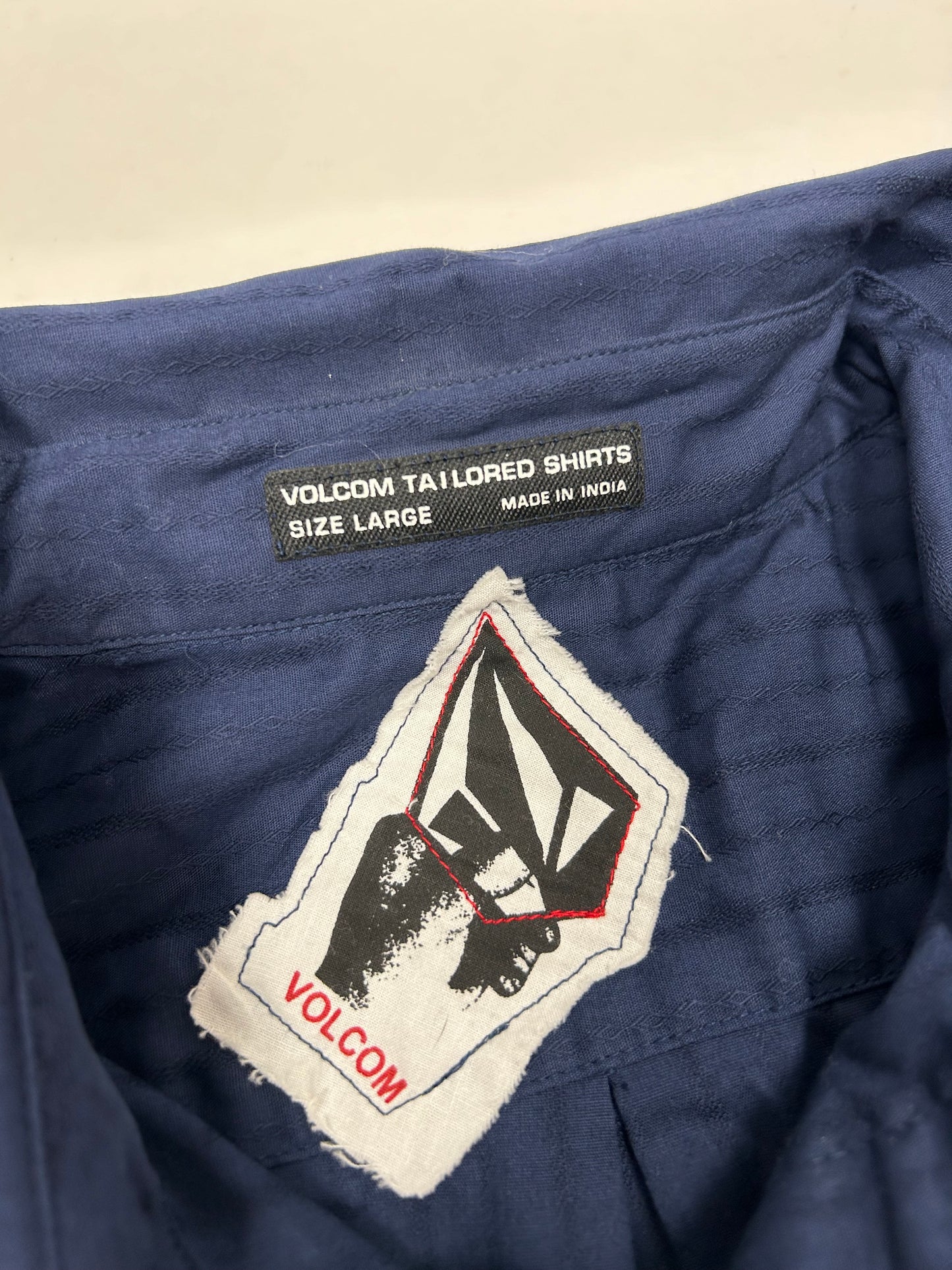 Volcom Stone Button Up Short Sleeve Polo Shirt Skateboarding Surf Large 23x31.25/32.25 Inches