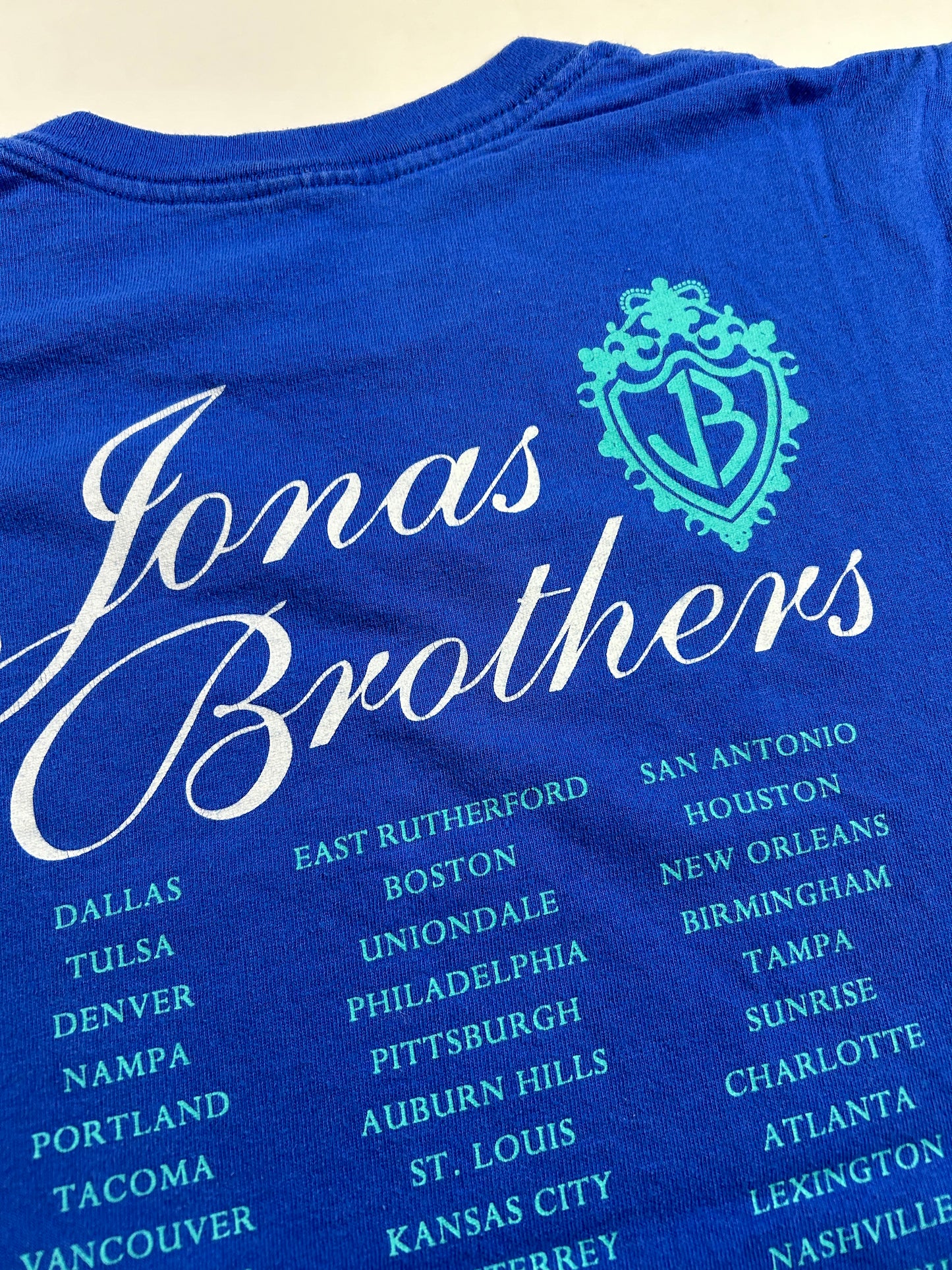 Vintage Jonas Brothers World Tour 2009 Shirt Blue Concert Band Tee Small 18x25 Inches As Is