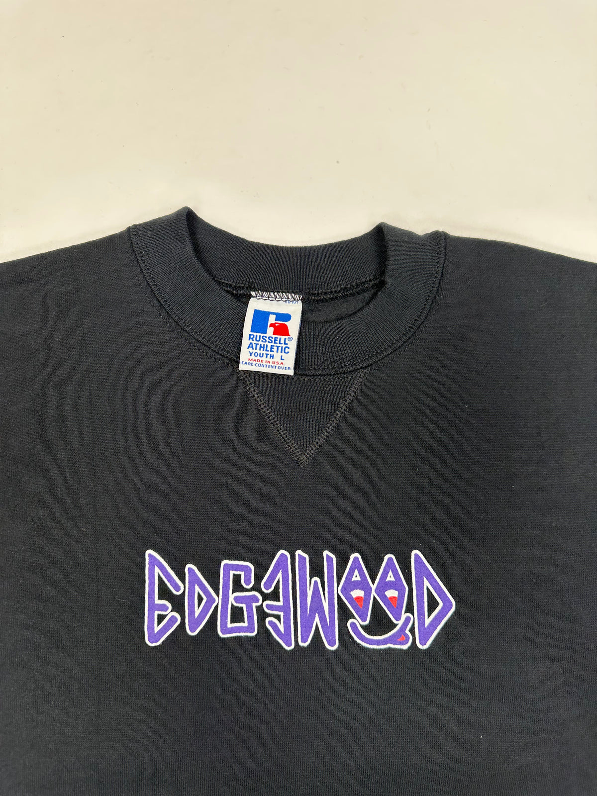 Edgewood NJ “Deeper Than The Roots.” First Edition Crewneck Sweatshirt Tagged Youth Large 90s Russell Athletic 50/50 Blend Made In USA DS Black 19.5x24