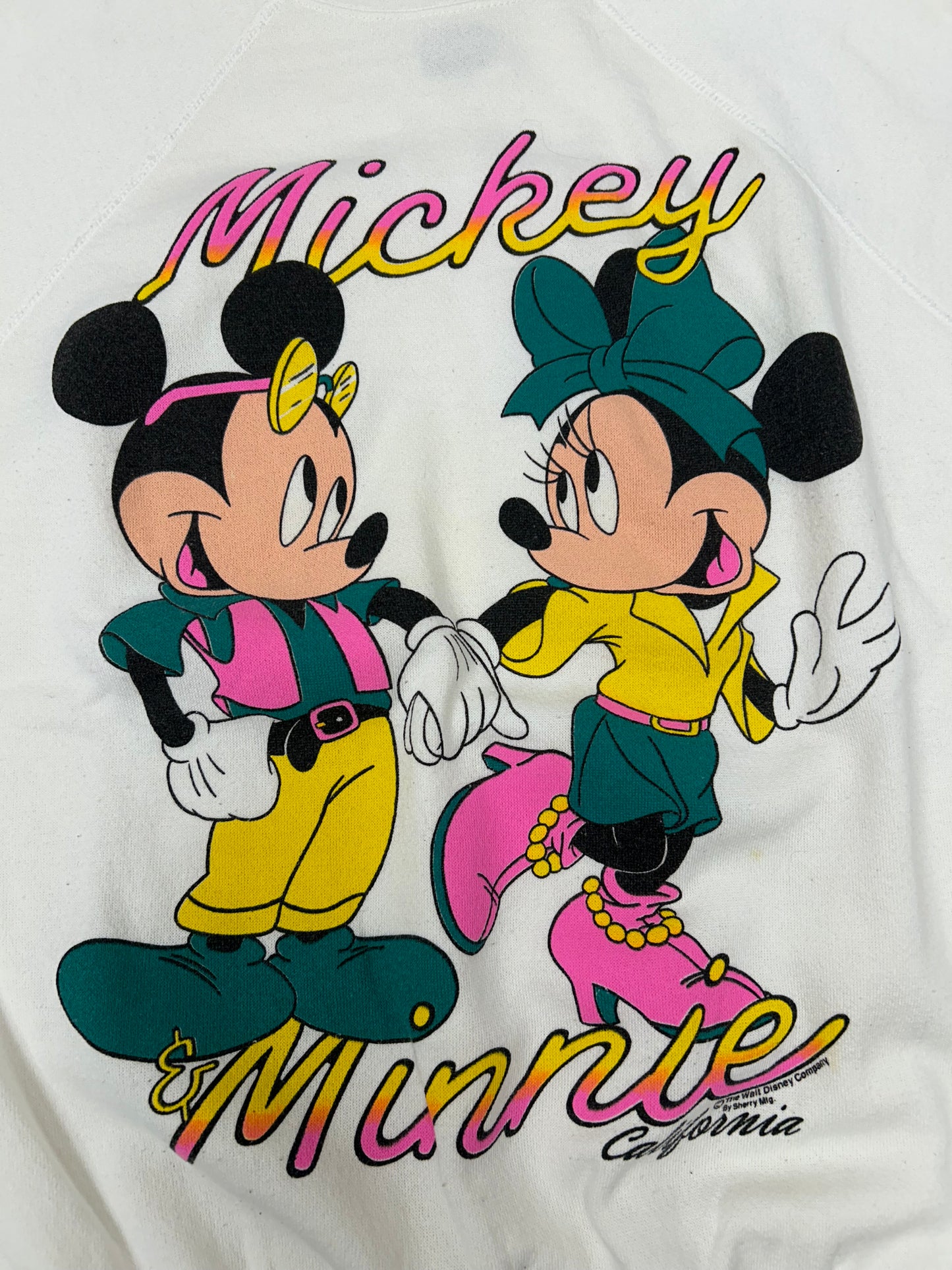 Vintage Disney Mickey & Minnie Mouse California The Walt Disney Company Crewneck