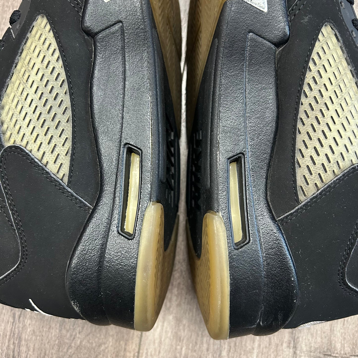 2016 Nike Air Jordan 5 Retro Black Metallic Size 9.5 Used With Box 845035 003