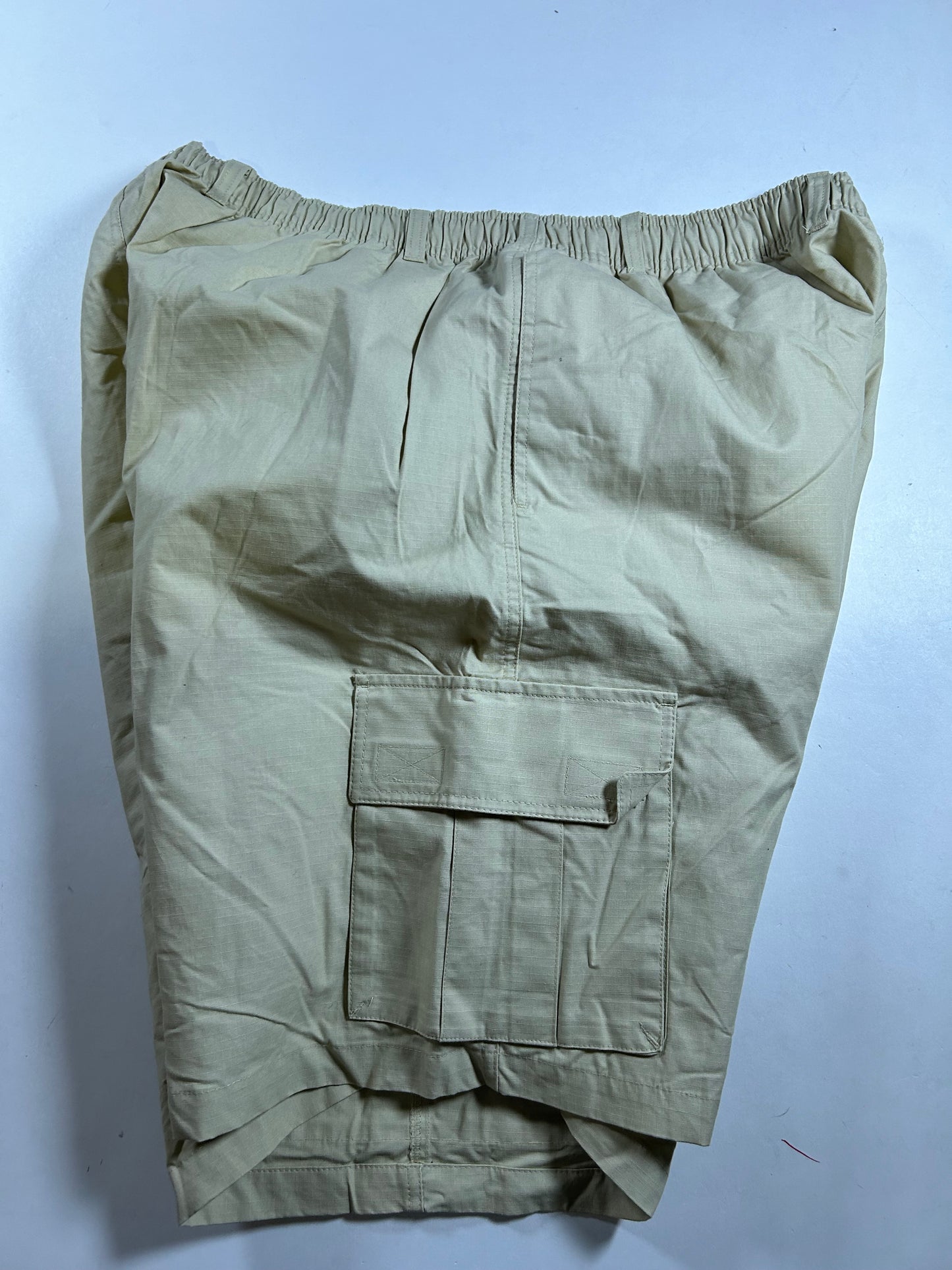Adidas New York Knicks Shorts Cargo NBA Tan Has Sticker 3XL 21.5x24.5 Inches