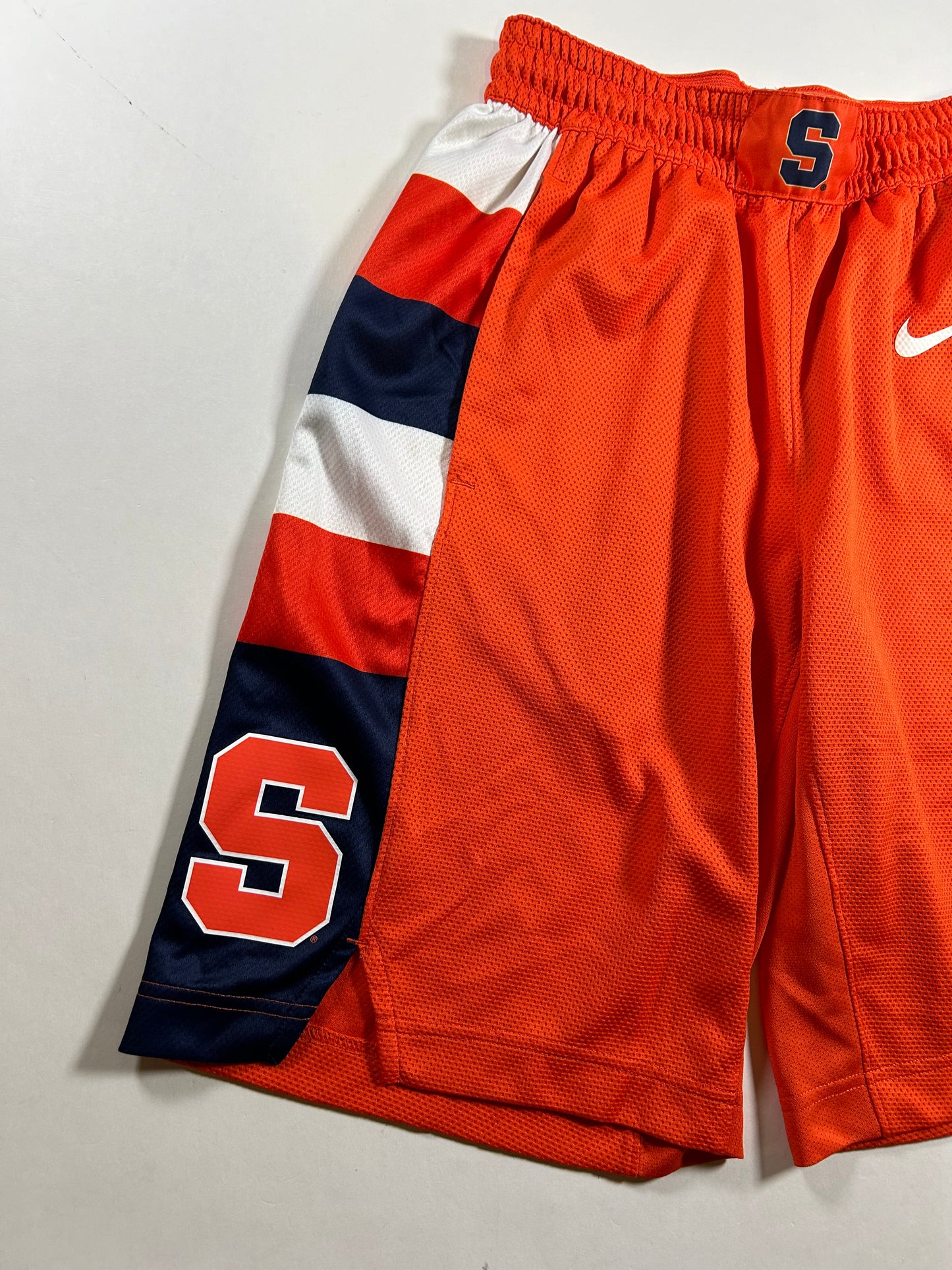 Syracuse Orange Shorts Orange NCAA Basketball Nike Dri Fit Orangemen Medium 13.25x21/22 Iniches