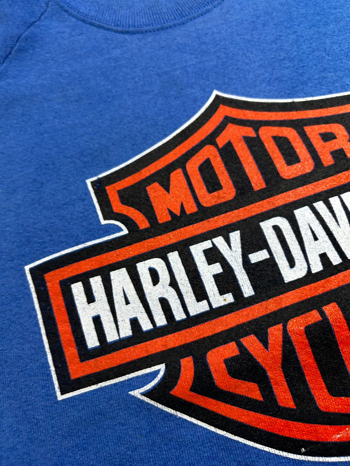 H D Emblem Logo Raglan Crewneck Sweatshirt Mediumish Fit 21.75x26.75 Inches As Is Has Wear