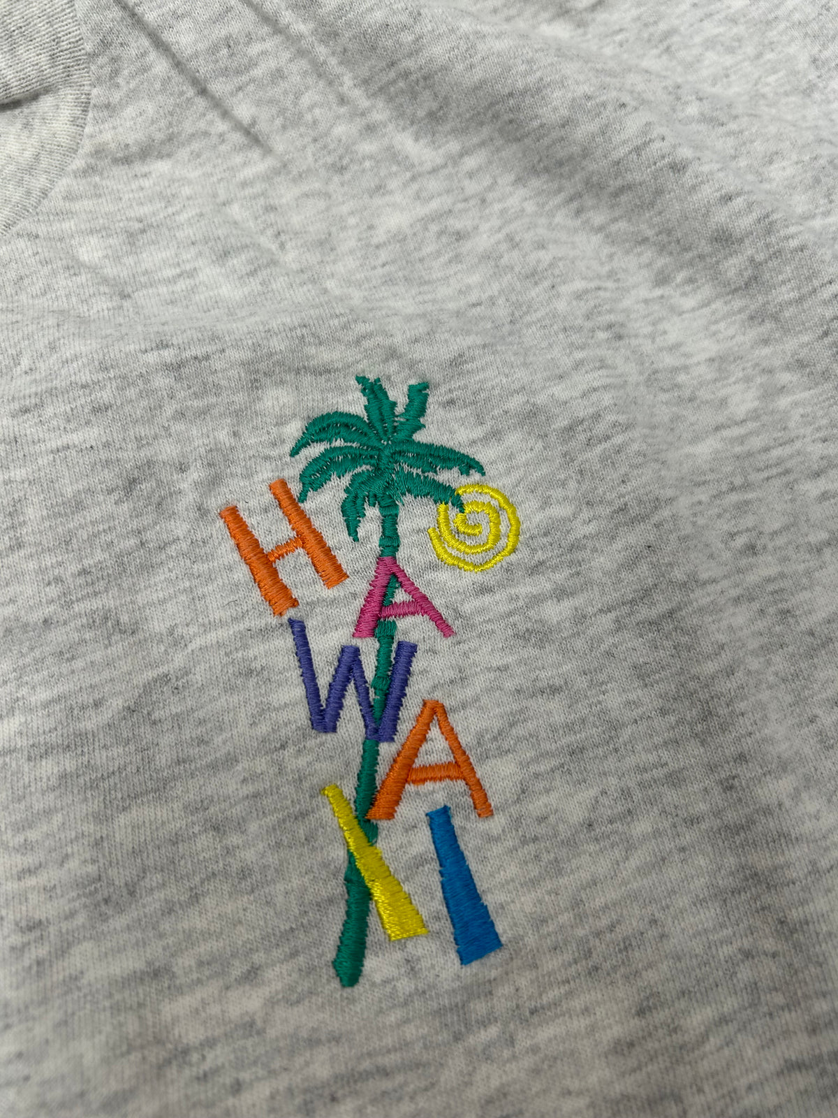 Vintage Hawaii Palm Tree Sun Embroidered Vacation Destination Tee XL Gray USA 90s