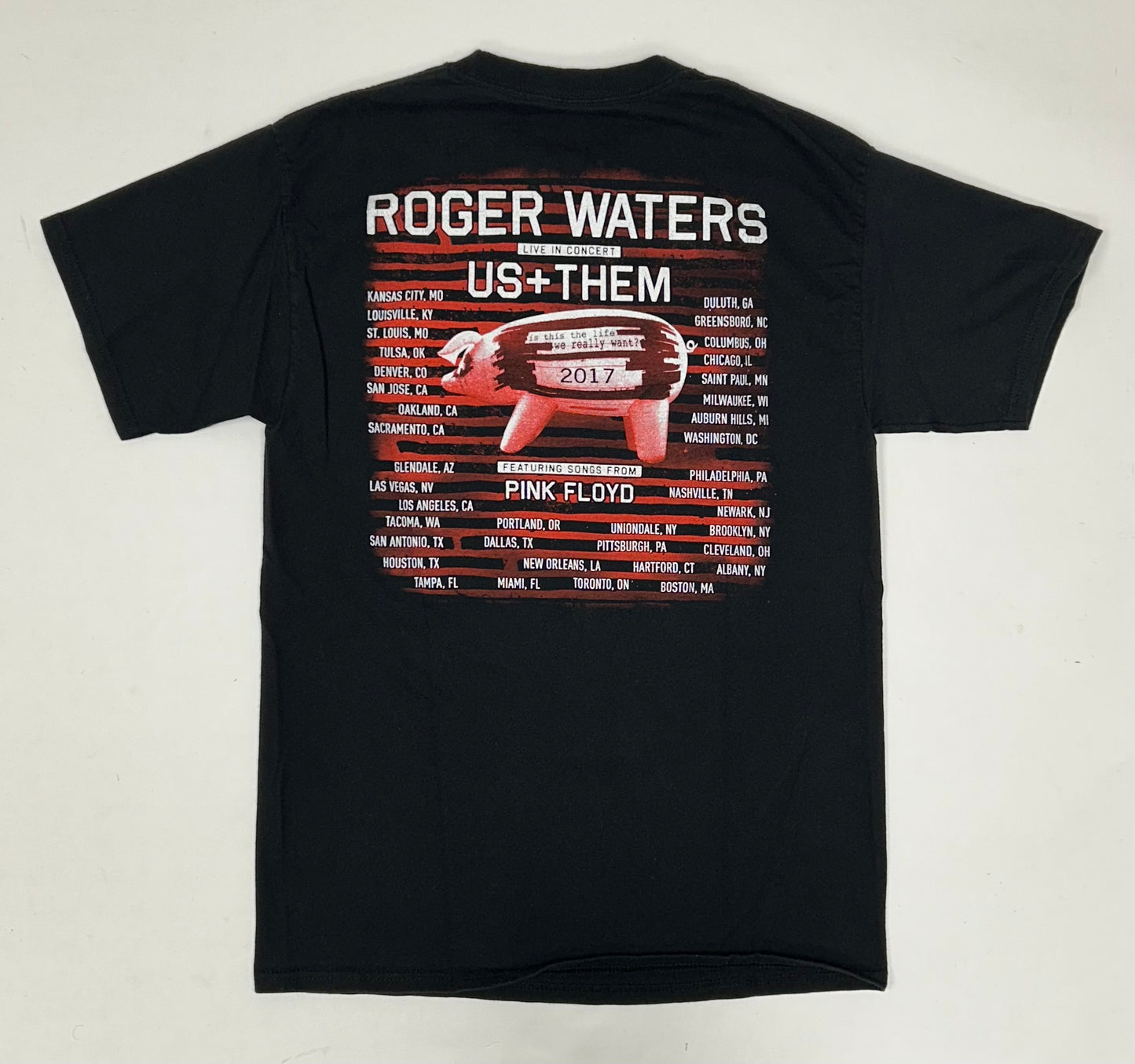 Roger Waters Live In Concert US+ Them 2017 Tour Pink Floyd Music Tee Medium 19.25x28.5 Inches