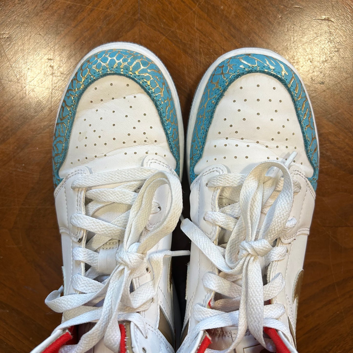 Nike Air Jordan 1 Mid ‘NC to Chicago’ White Metallic Gold GS Size 5.5 FB2212-100