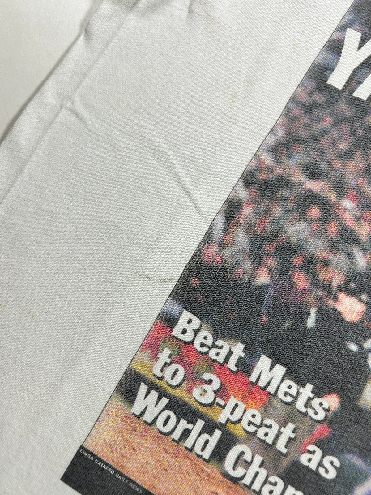 Vintage 2000 Subway Series World Series Champions New York Yankees Newspapers Article Yanks Rule Mariano Rivera Tee As Is Has Wear Large 21.5x27.75 Inches