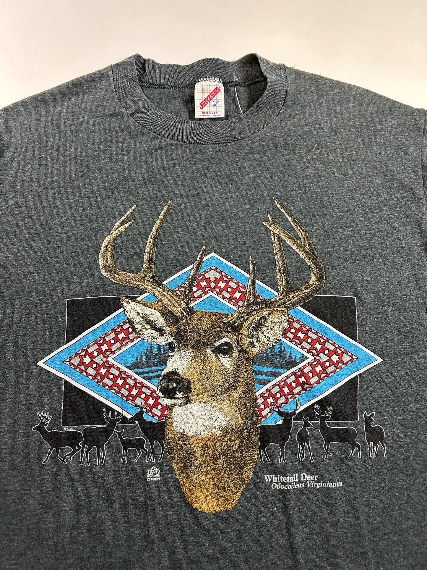 Vintage Jerzees 1991 Whitetail Deer Odocoileus Virginianus Animal Graphic Tee Large/Medium 21x27 Inches
