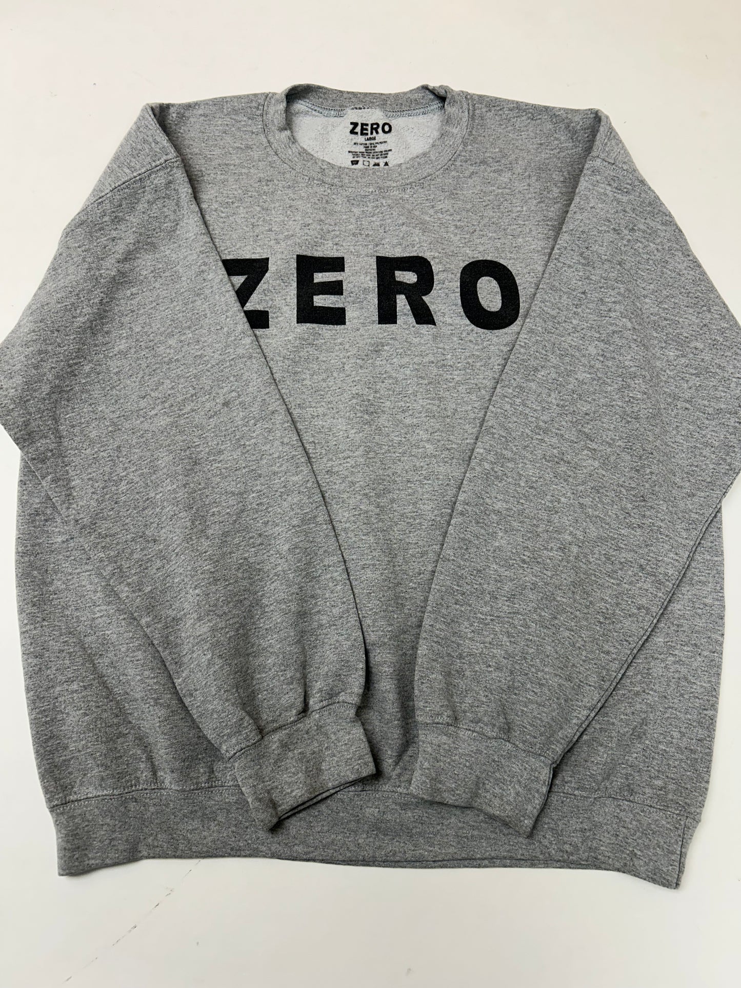 Zero Skateboards Spell Out Skate Brand Crewneck Sweatshirt Large 23.75x27 Inches Gray