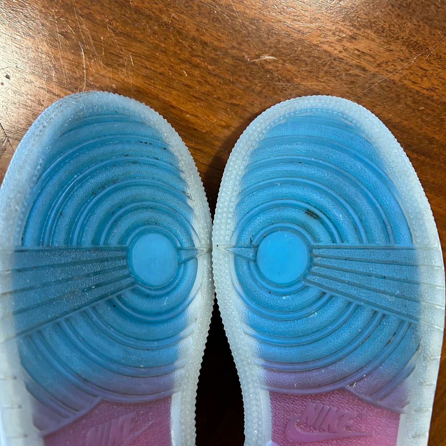 Nike Air Jordan 1 Mid ‘NC to Chicago’ White Metallic Gold GS Size 5.5 FB2212-100