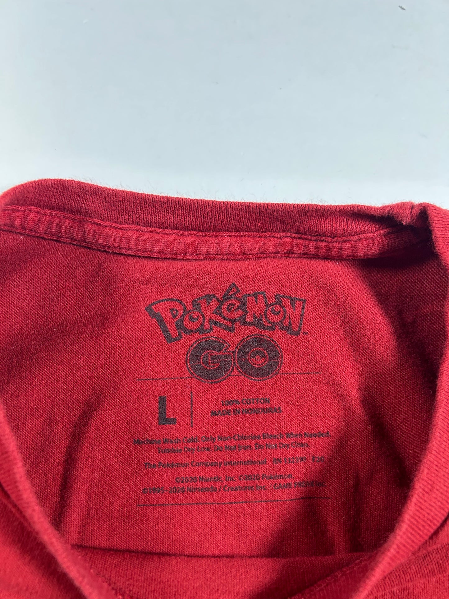 Pokemon GO Fest 2020 T-Shirt Logo Ball Niantic Short Sleeve Red Large 21.25x28.25 Inches Rare Tee