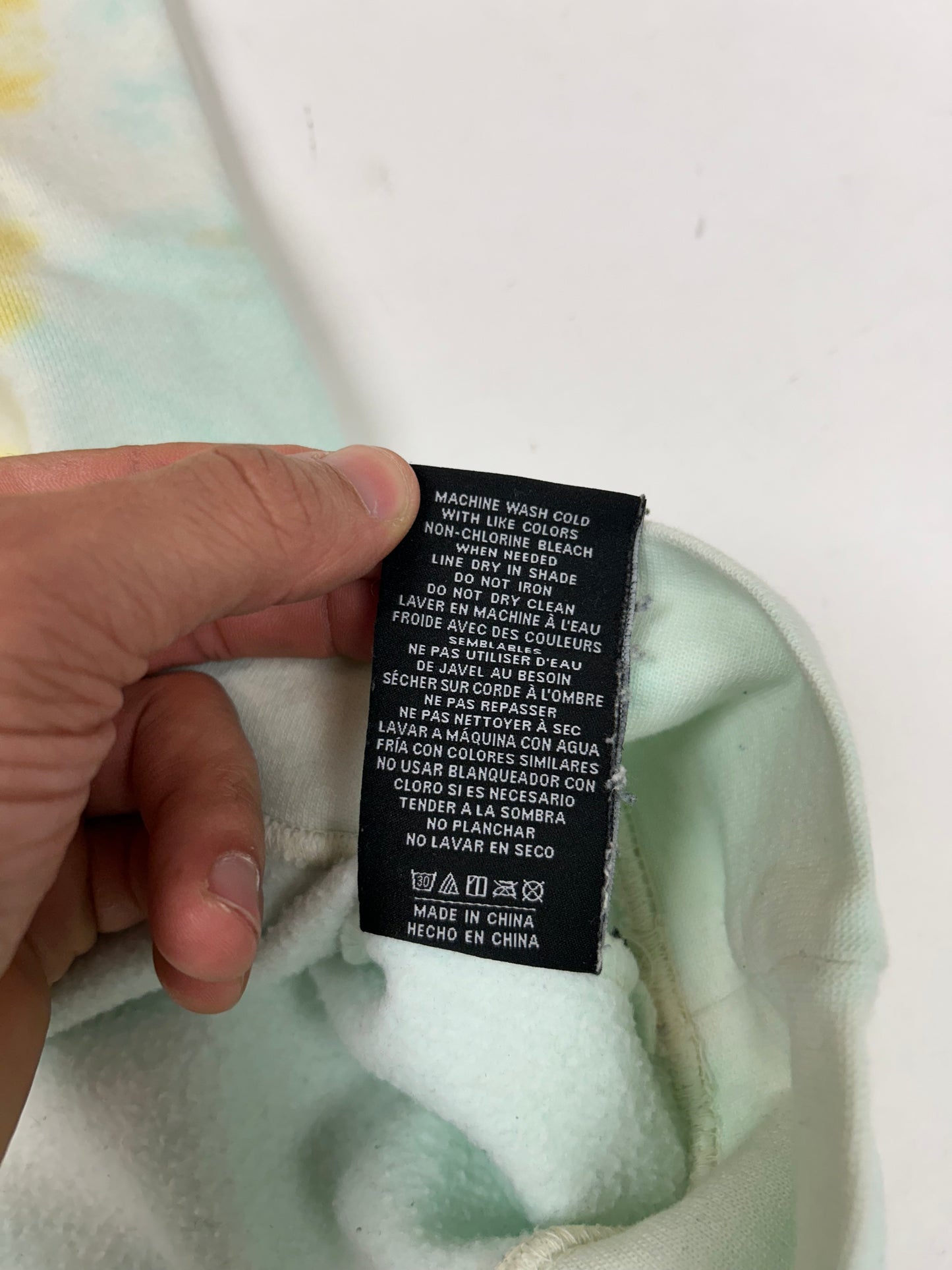 Huf Worldwide Tie-Dye Hooded Sweatshirt Large/Medium Fit 22.5x29 Inches