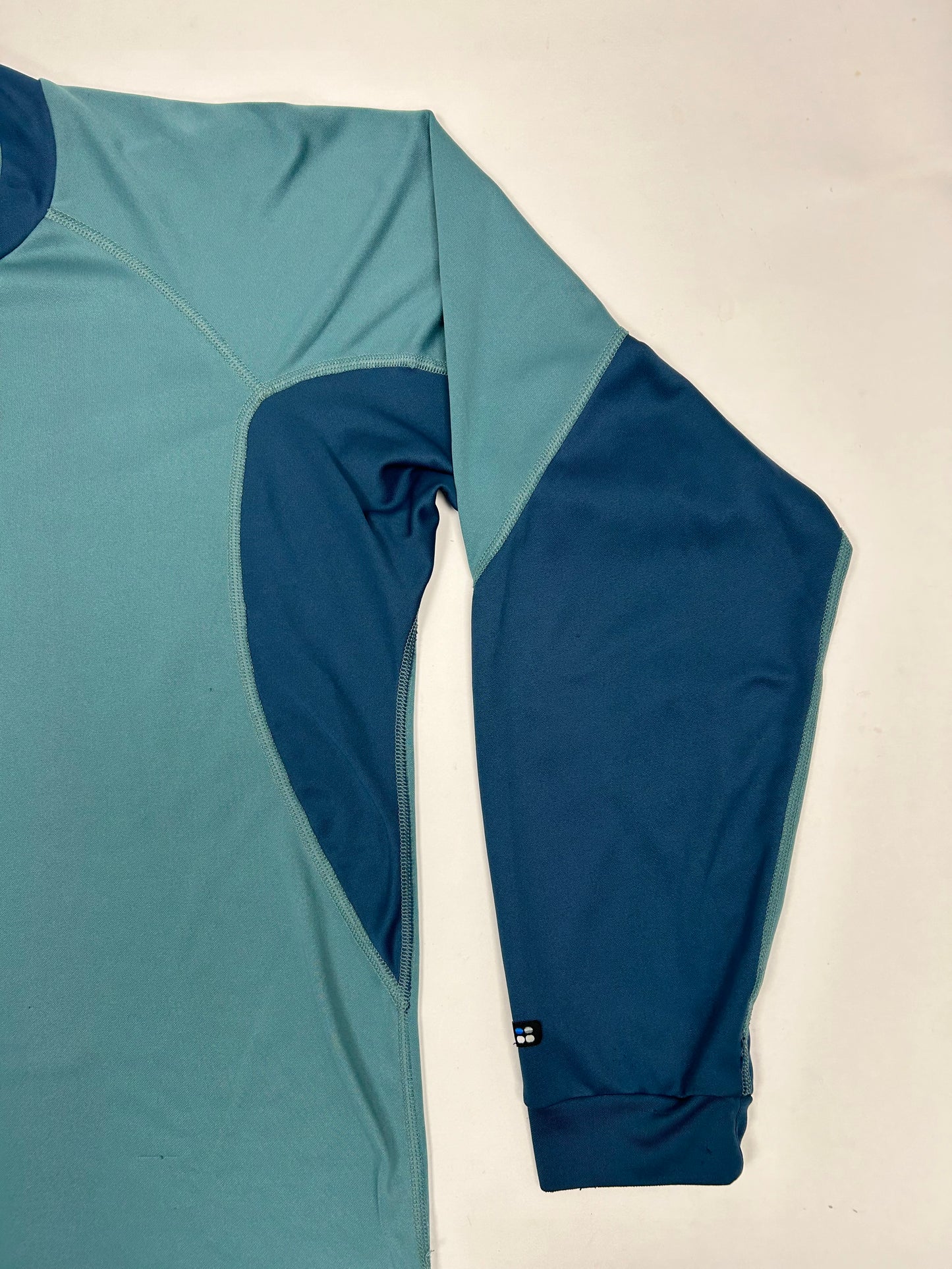 Nike ACG Base Layer 1 All Conditions Gear Vintage Large 22x29.5 Inches Blue