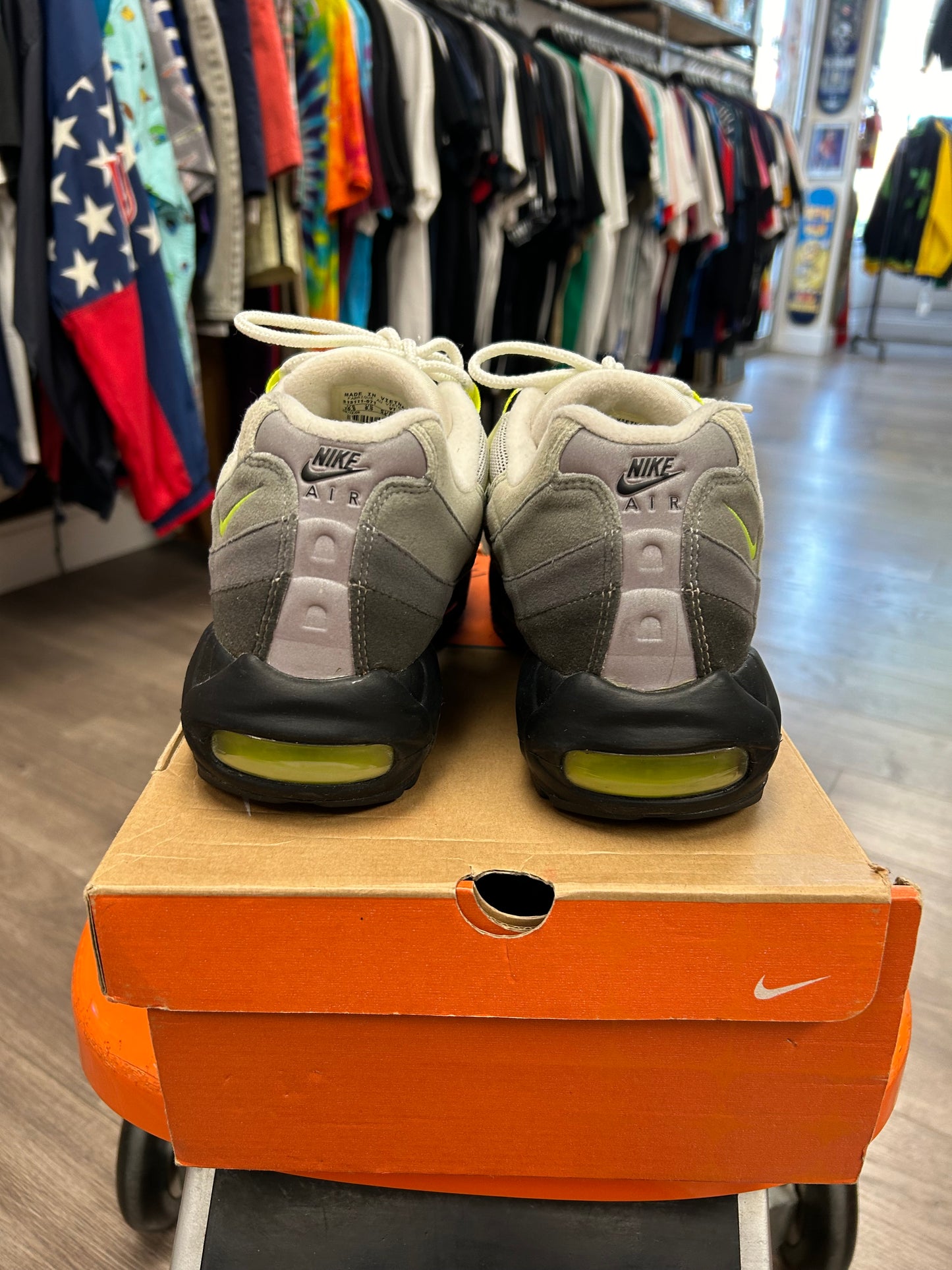 Vintage 2005 Nike Air Max 95 OG Neon Size 10.5 Used With Box 313111-071 Vietnam Wear At Your Own Risk