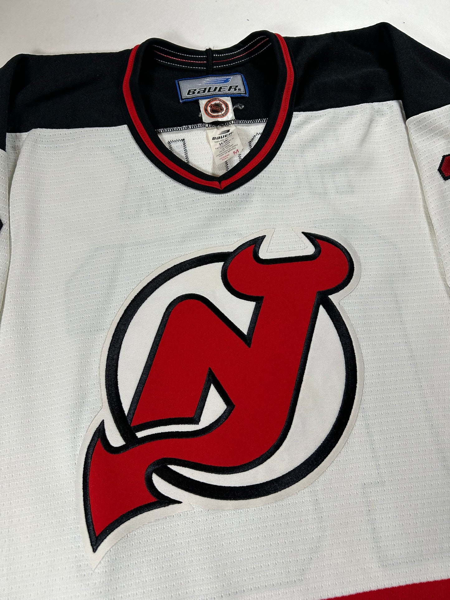Vintage New Jersey Devils NHL Bobby Holik Bauer Hockey Jersey Medium 27x30.25 Inches