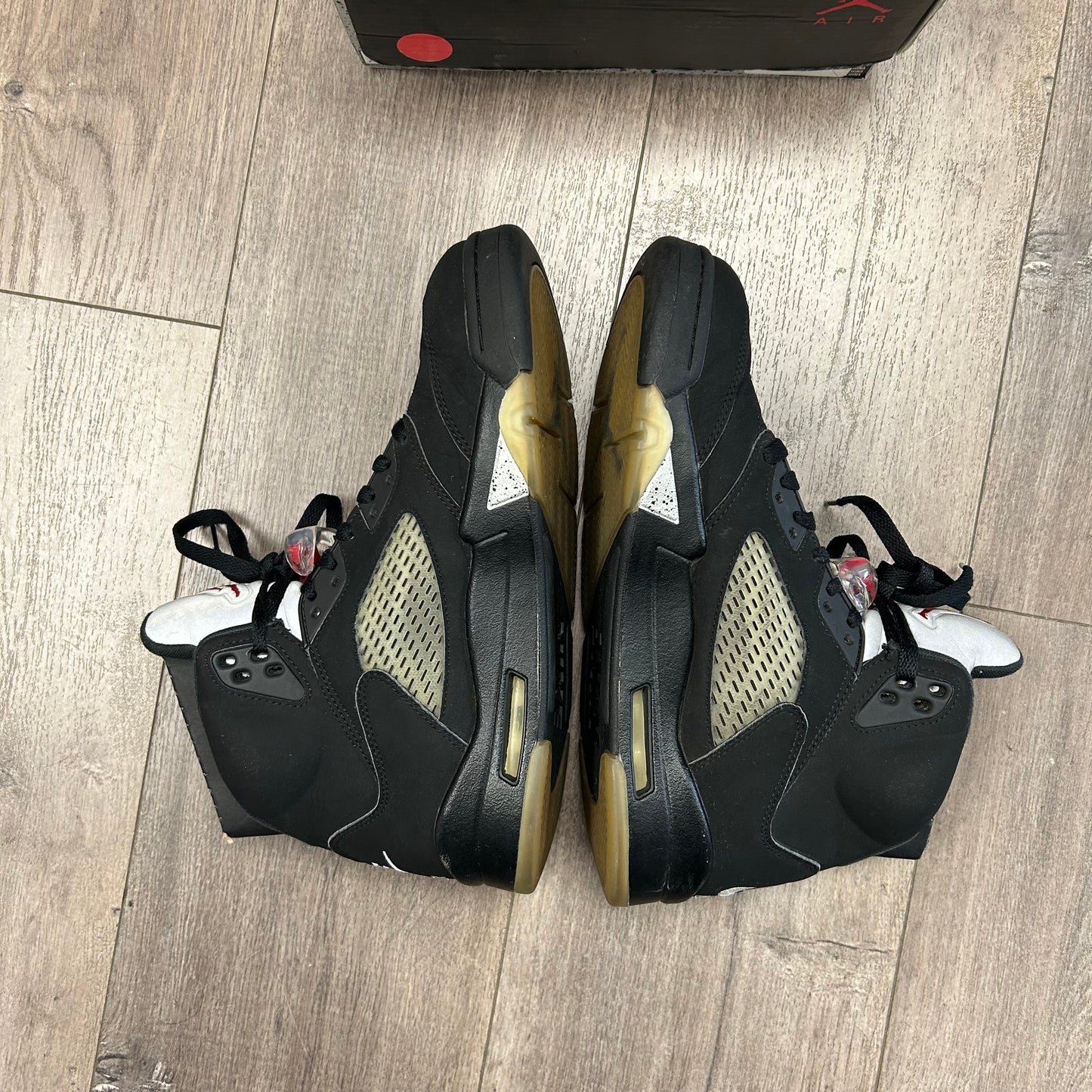 2016 Nike Air Jordan 5 Retro Black Metallic Size 9.5 Used With Box 845035 003