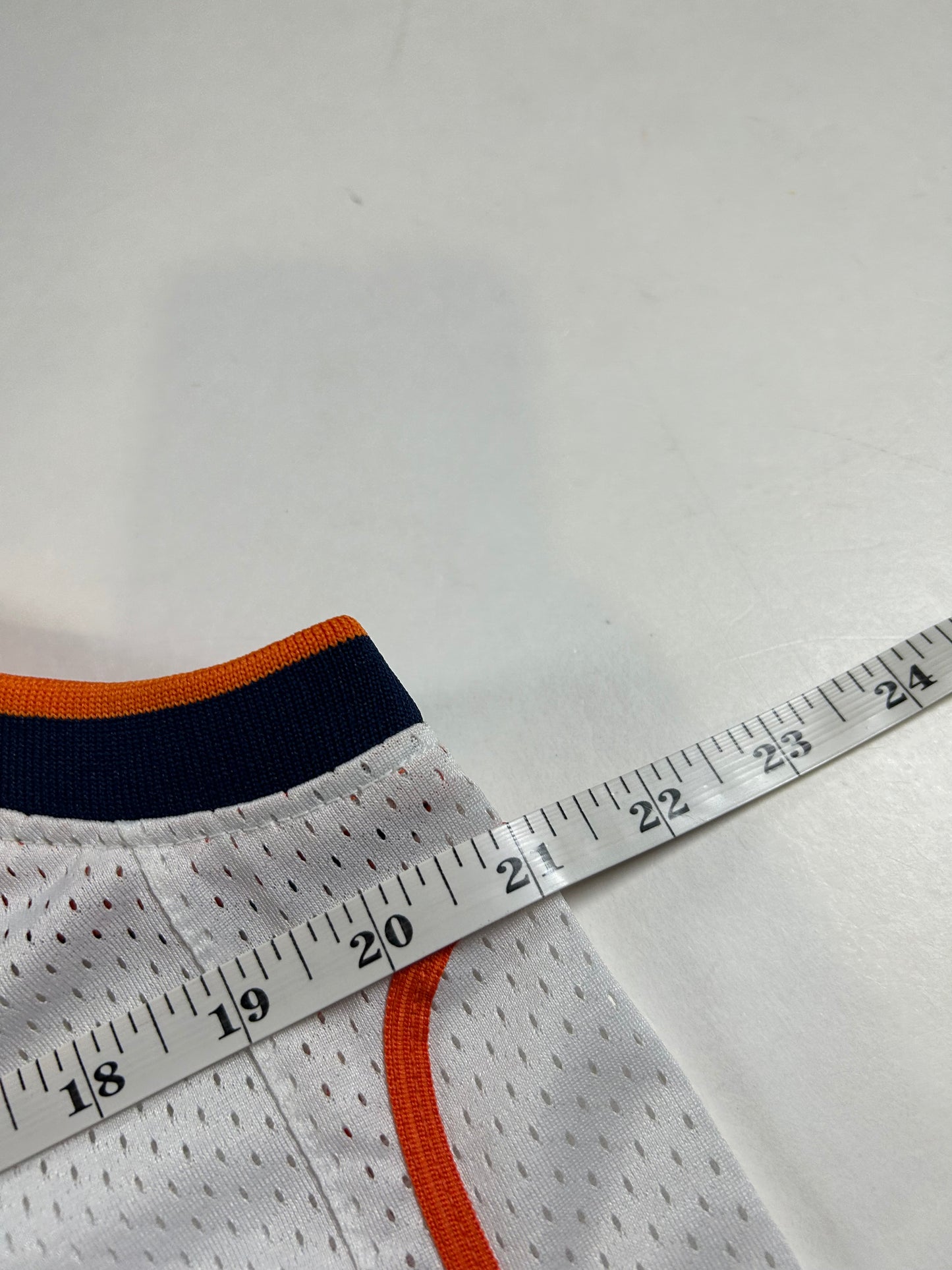 Vintage Nike Syracuse Orange Carmelo Anthony 15 White Orangeman Jersey Youth XL Fits Adult Small 21x29 Inches