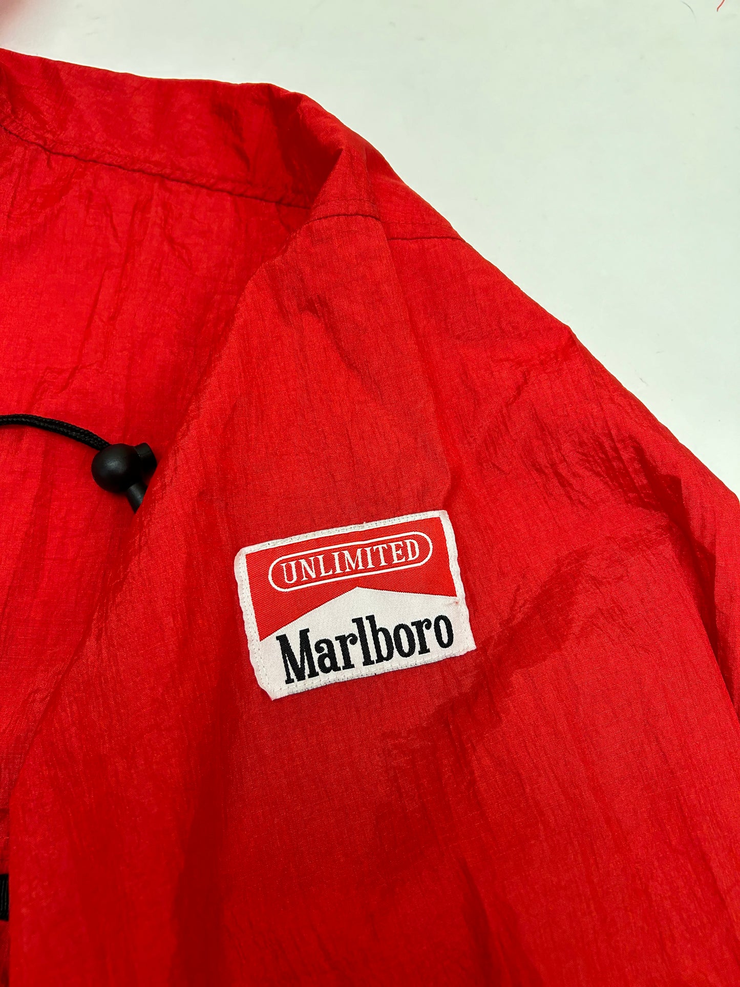 Vintage 90s Marlboro Unlimited Packable Windbreaker Jacket Red Clean XL 28.5x30.75 Inches