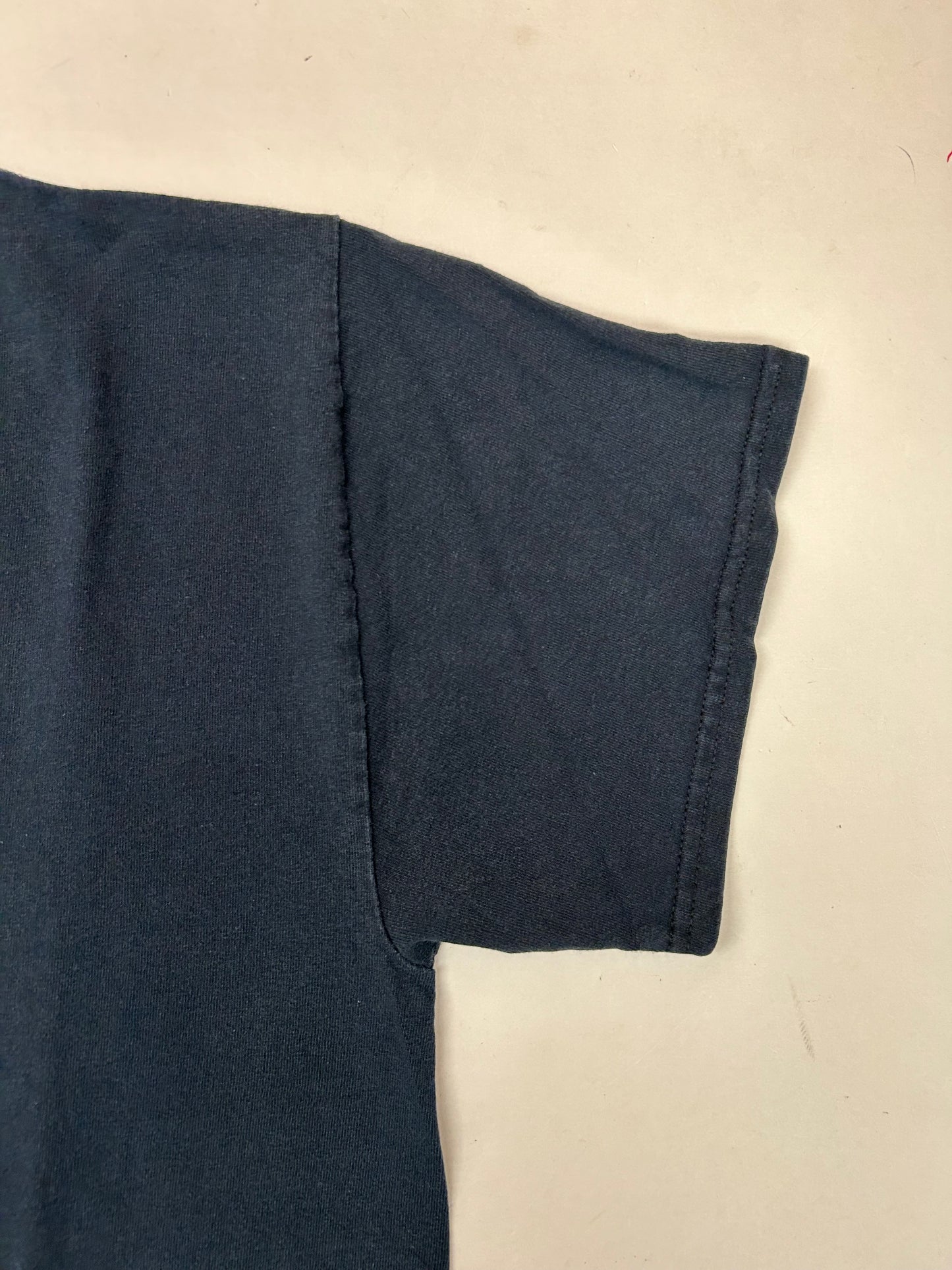 Vintage 2000s Hooters Tampa You Don’t Know Jack Restaurant Jack Daniels Graphic Tee Faded Worn In Worn Large 22.25x28 Inches