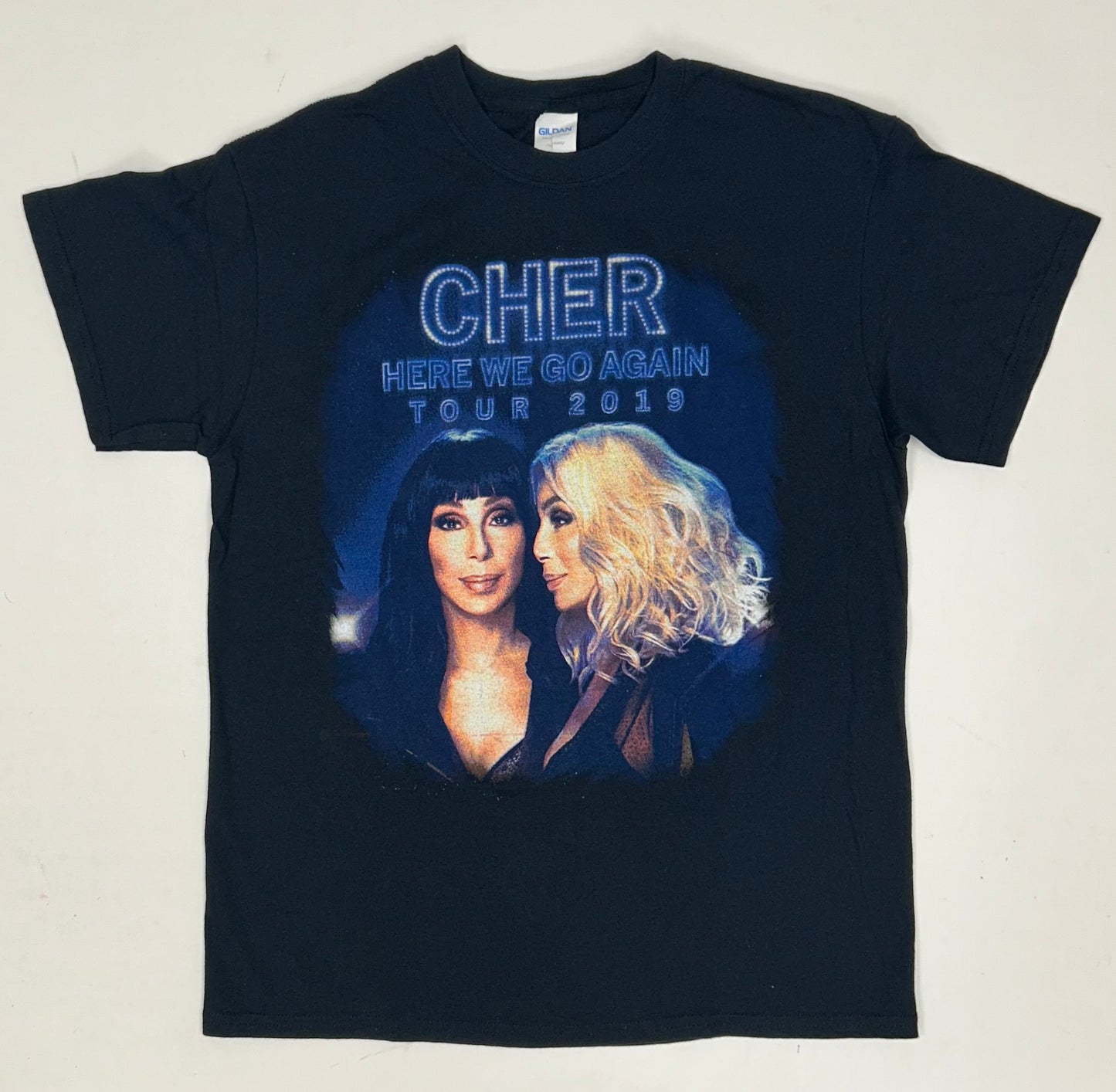 Cher Here We Go Again Tour 2019 Music Tee Parking Lot Shirt Medium 19.75x27.25 Inches