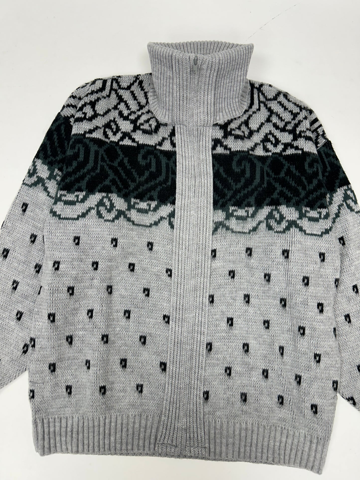 Vintage London Fog Sweater Gothic Zipper Sweater 100% Acrylic Full Zip USA Large 23.5x29 Inches