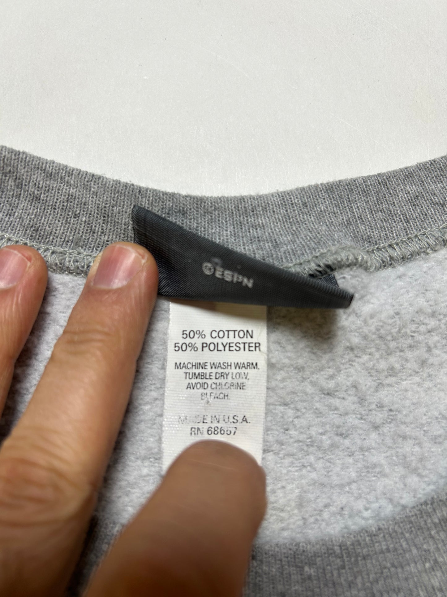 Vintage ESPN Walt Disney World ESPN Club Crewneck Sweatshirt Gray Boxy Large 24.75x26.5 Inches