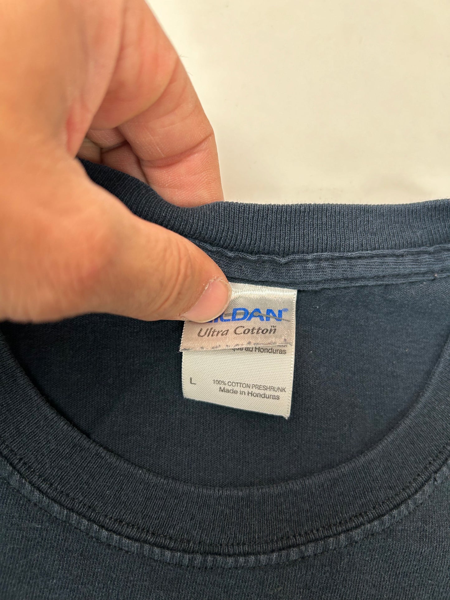 Vintage 2000s Hooters Tampa You Don’t Know Jack Restaurant Jack Daniels Graphic Tee Faded Worn In Worn Large 22.25x28 Inches