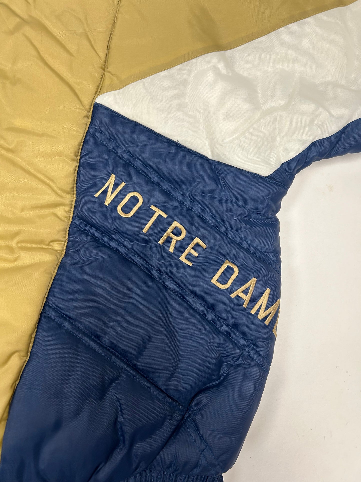 Vintage Notre Dame Fighting Irish Puffer Jacket 1/4 Zip Medium/Large Fit 26.75x29.5 Inches Pro Player 90s