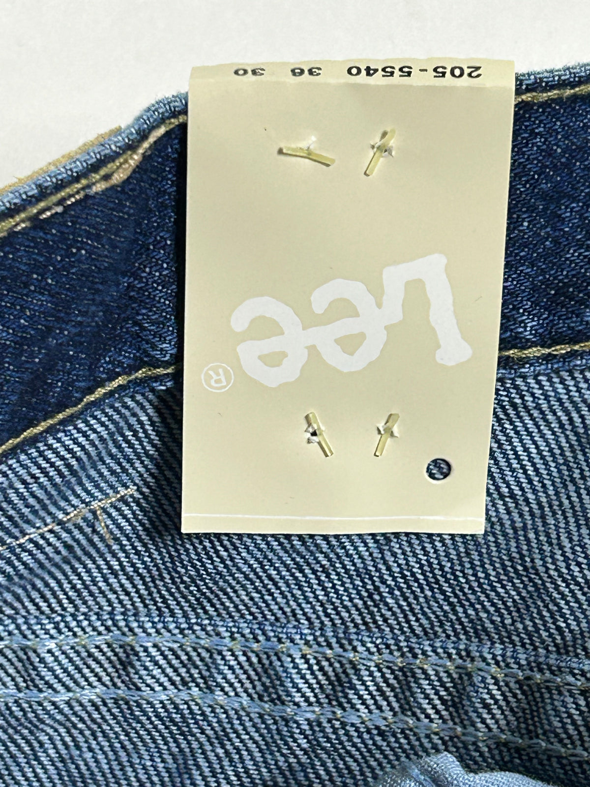 Vintage Lee Blue Jeans Relaxed Fit Deadstock NWT Size 36x30 Tapered Leg 1999 New About 17.25x42 Inches