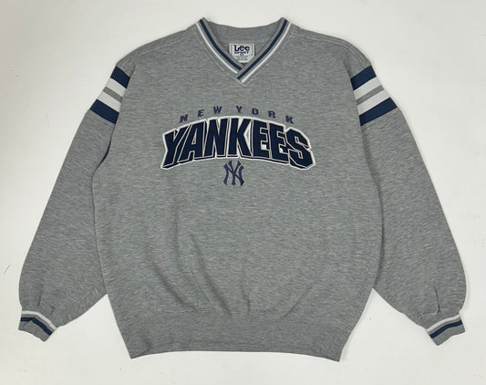 Vintage Lee Sport New York Yankees MLB Crewneck Sweatshirt Tagged Medium 23.75x26 Inches