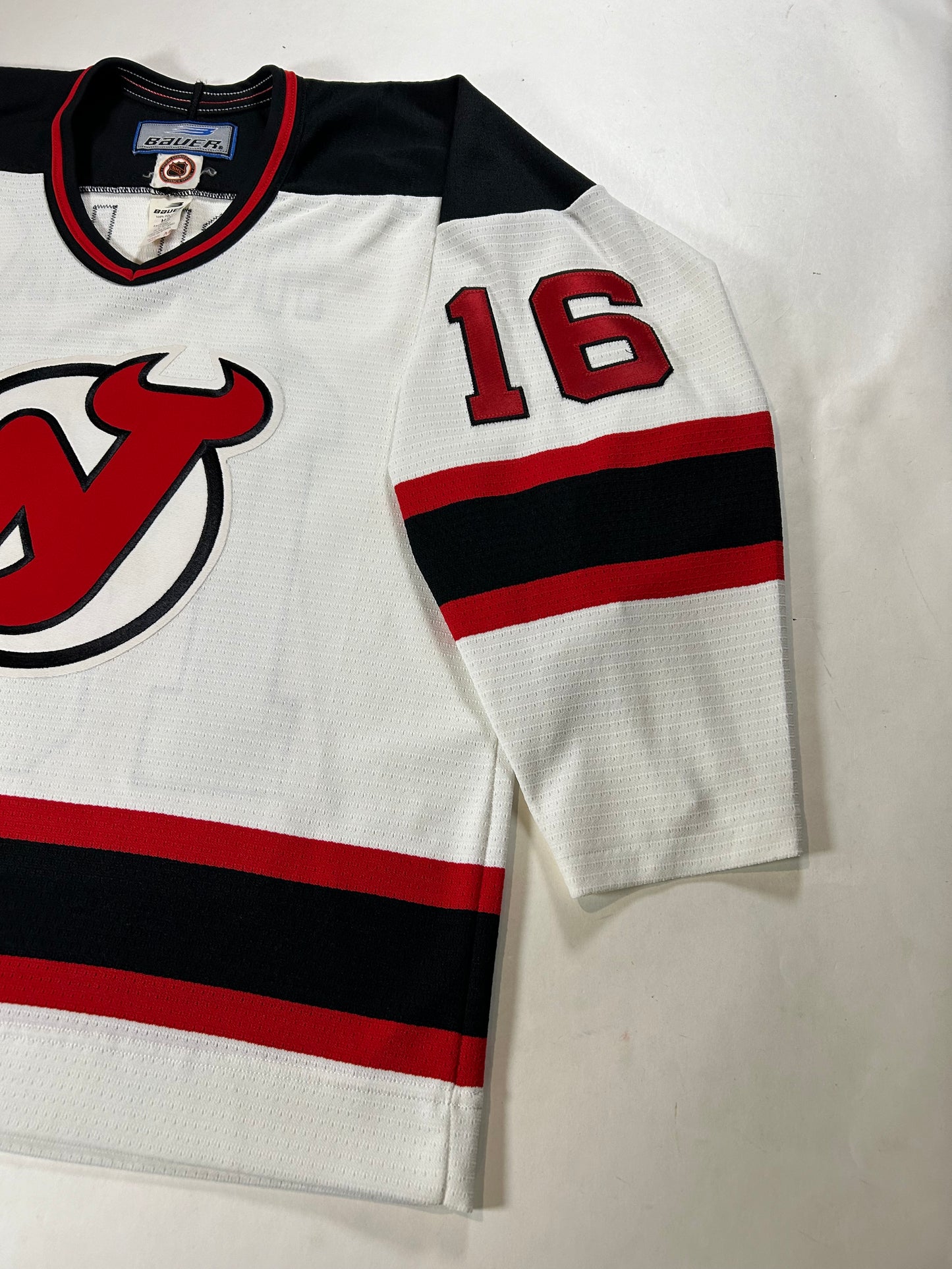 Vintage New Jersey Devils NHL Bobby Holik Bauer Hockey Jersey Medium 27x30.25 Inches
