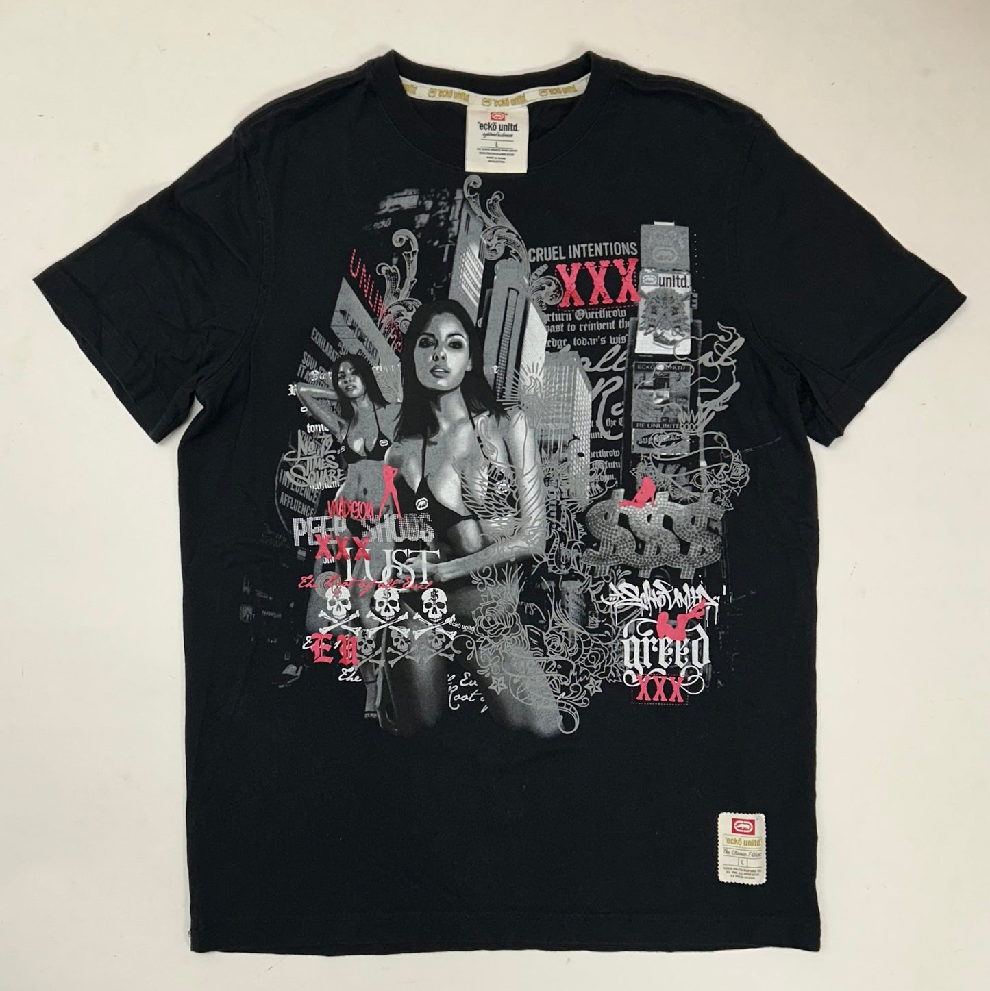 Vintage 00s Eckō Unltd Cruel Intentions Girl Graffiti Graphic Tee Large 21x28.5 Inches