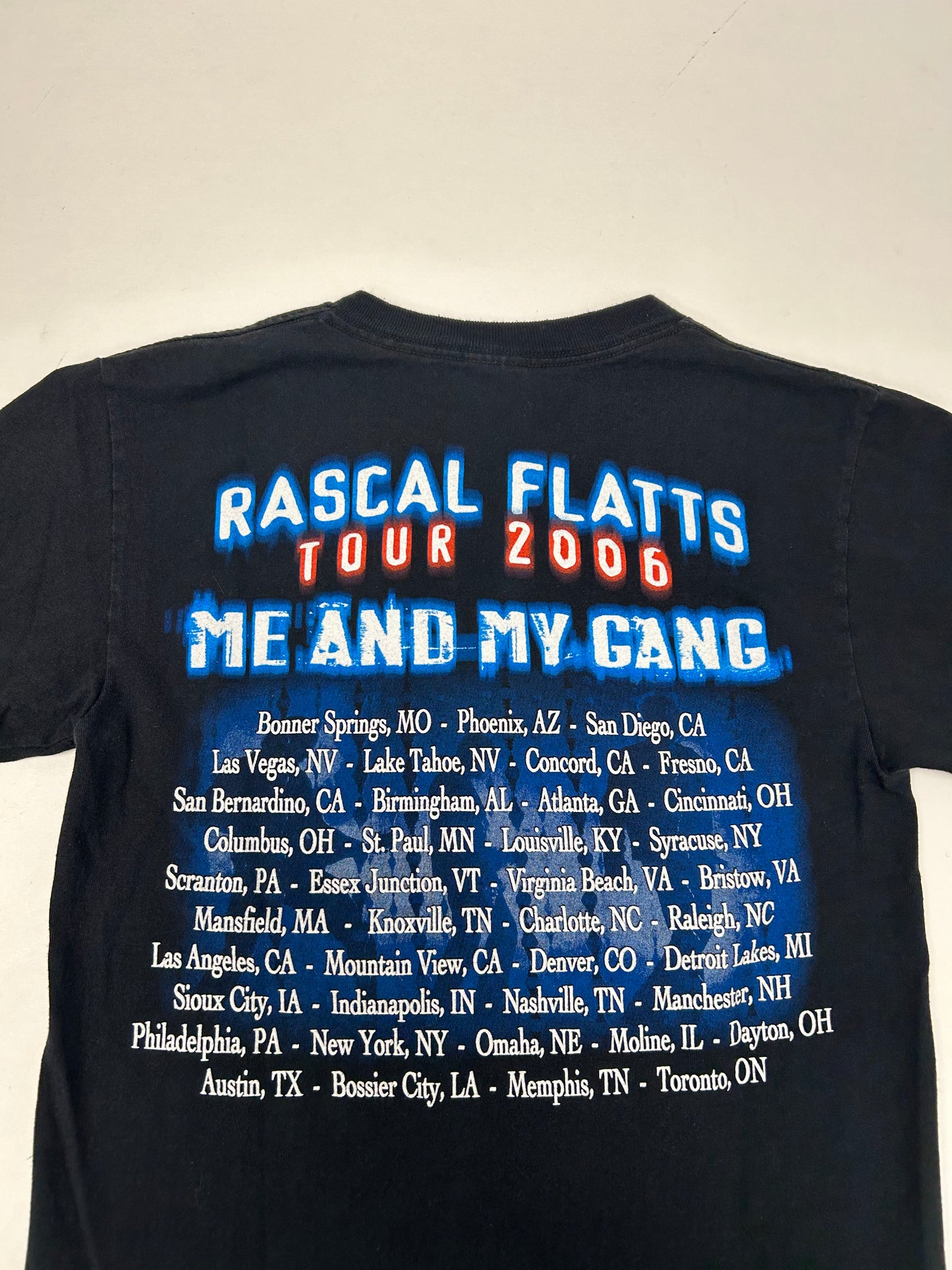 Vintage Rascal Flatts Me And My Gang Tour 2006 Music Band Tee Small 17.5x25 Inches